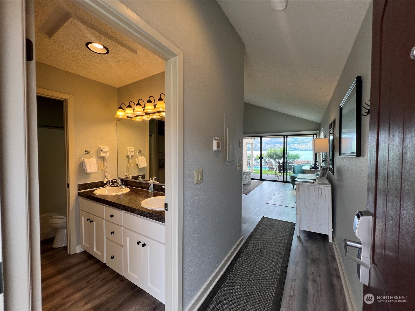 100 Lake Chelan Shores Drive Unit: 4-4
