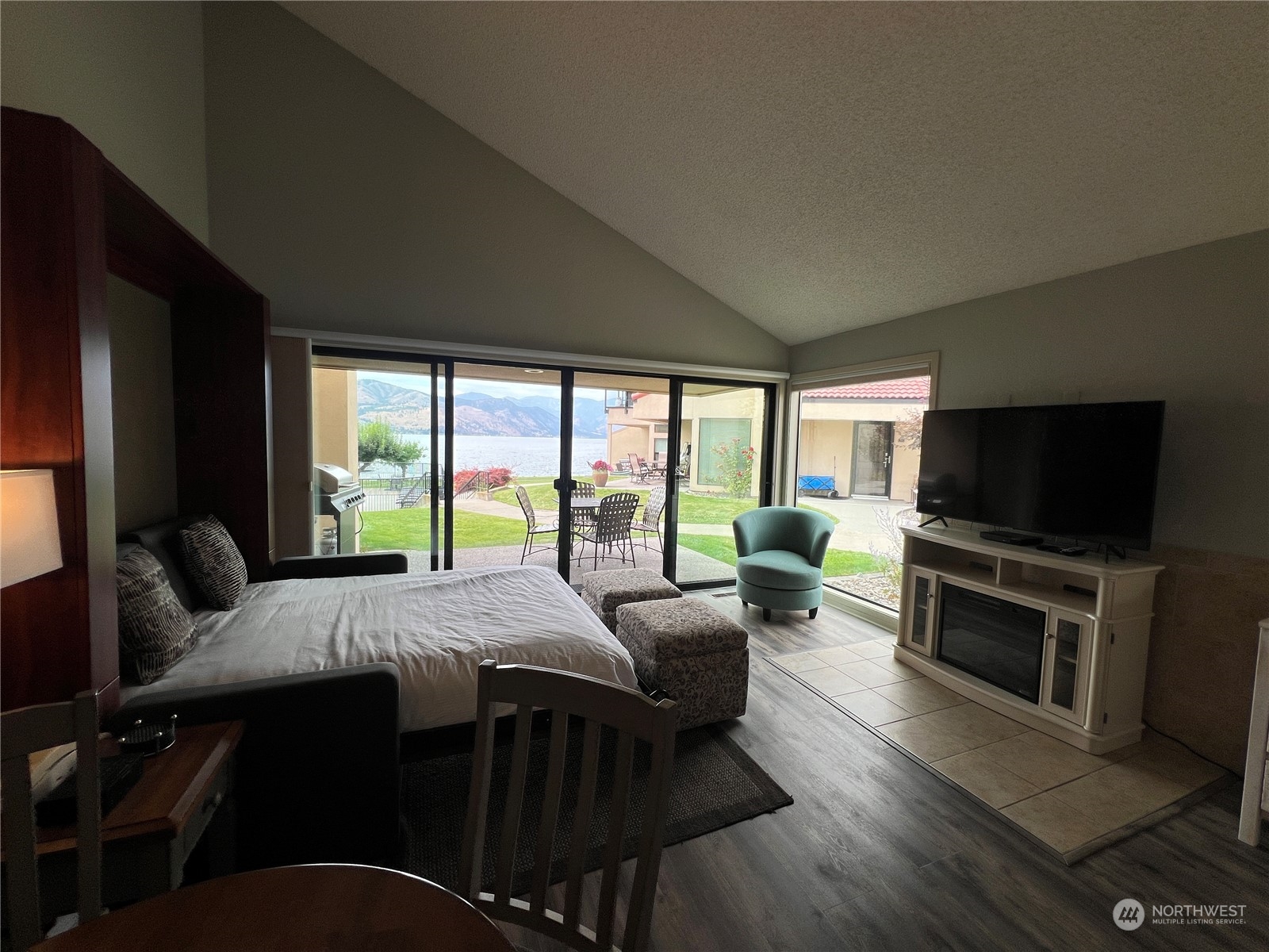 100 Lake Chelan Shores Drive Unit: 4-4