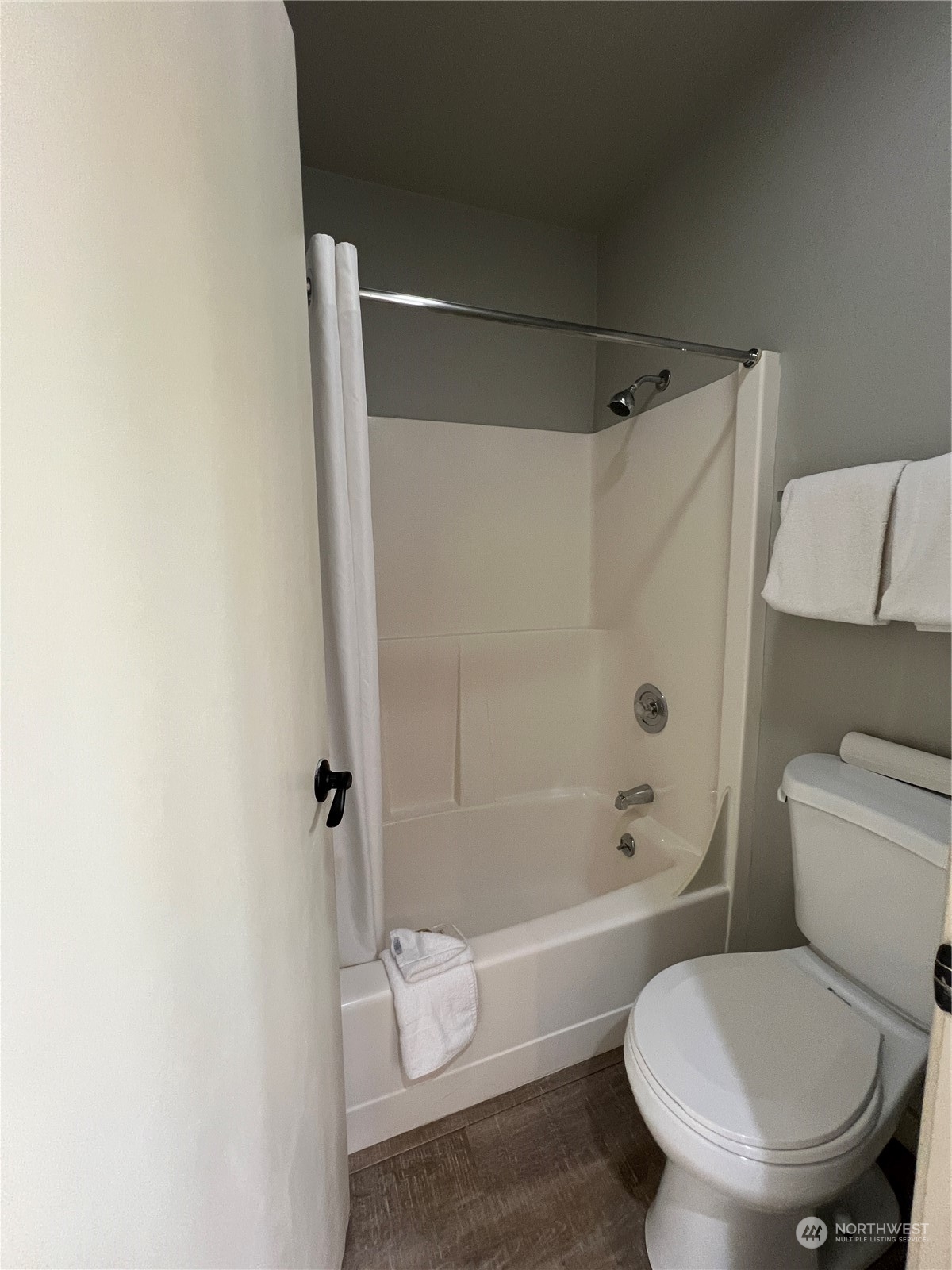 100 Lake Chelan Shores Drive Unit: 8-8 L