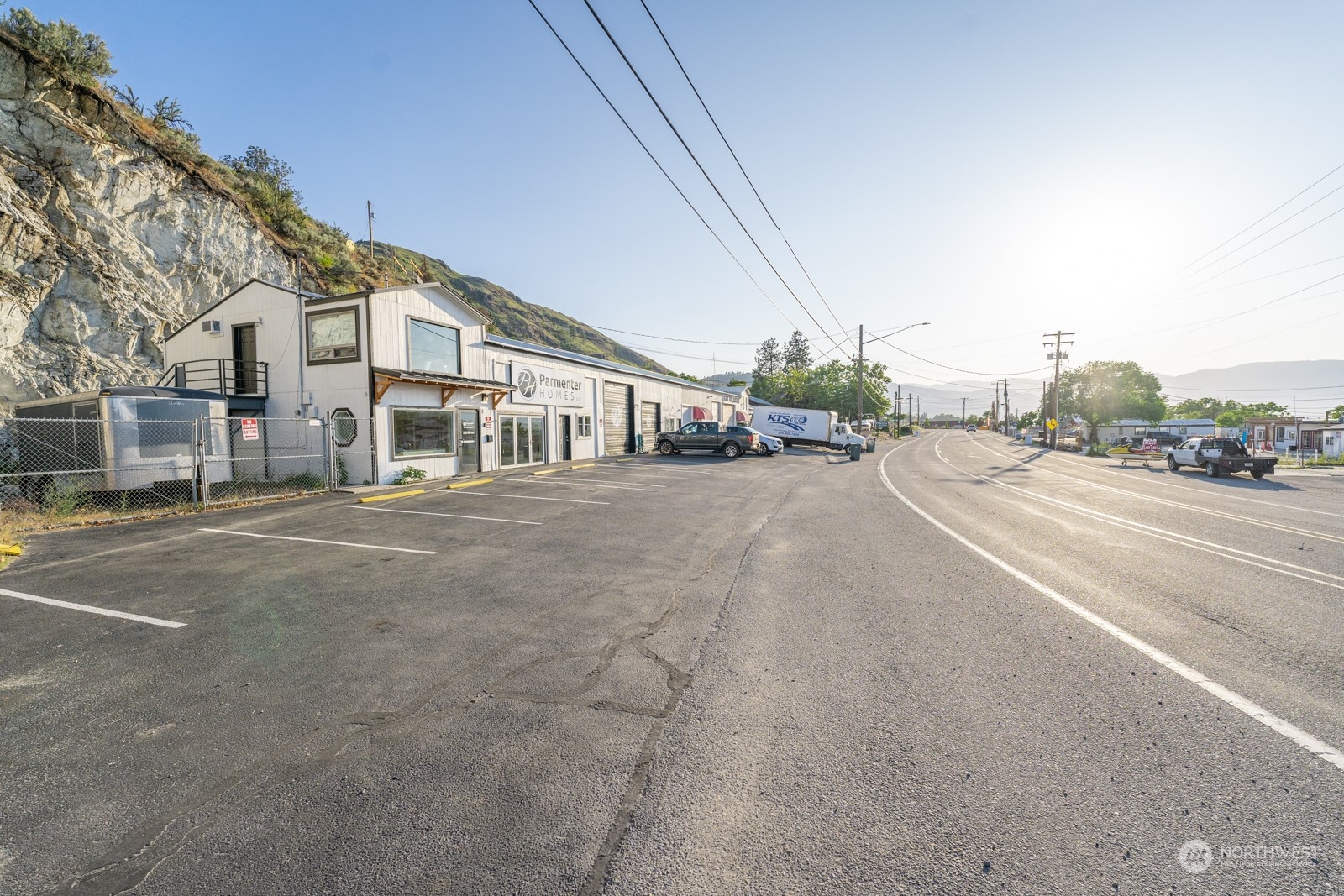 1217 W Woodin Avenue