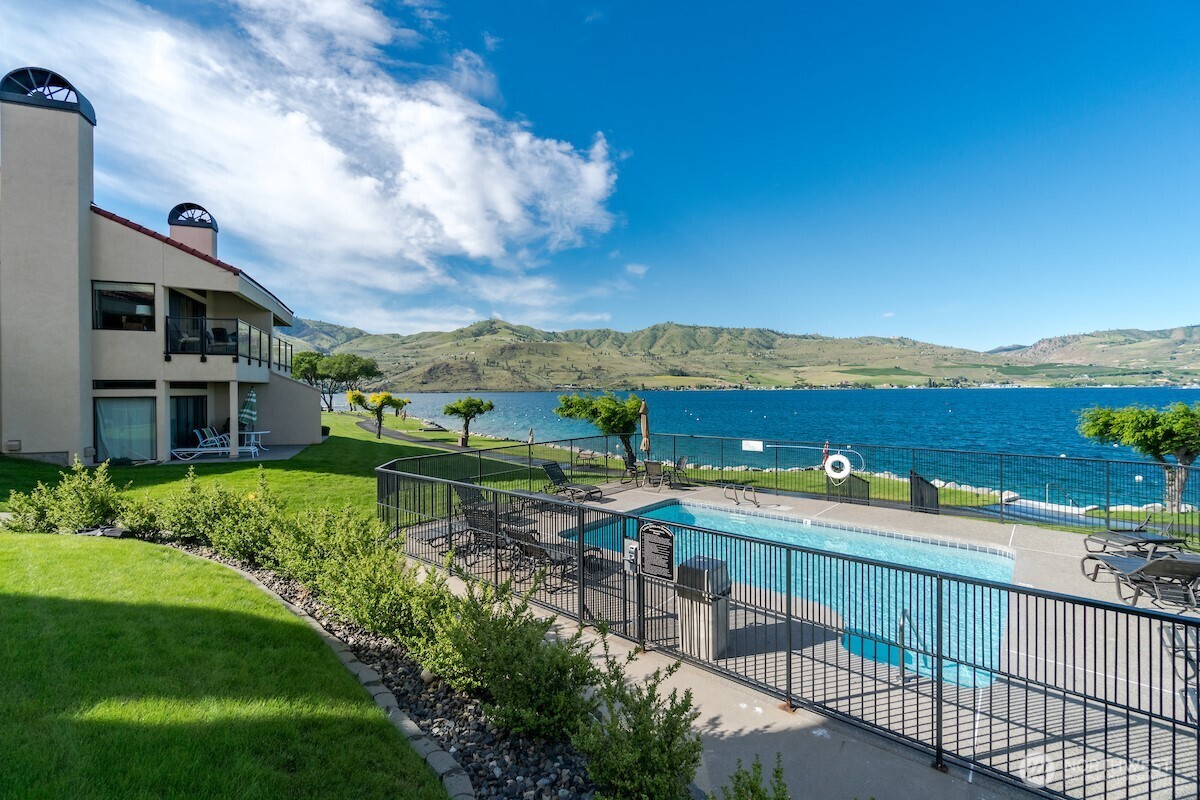 100 Lake Chelan Shores Drive Unit: 17-1
