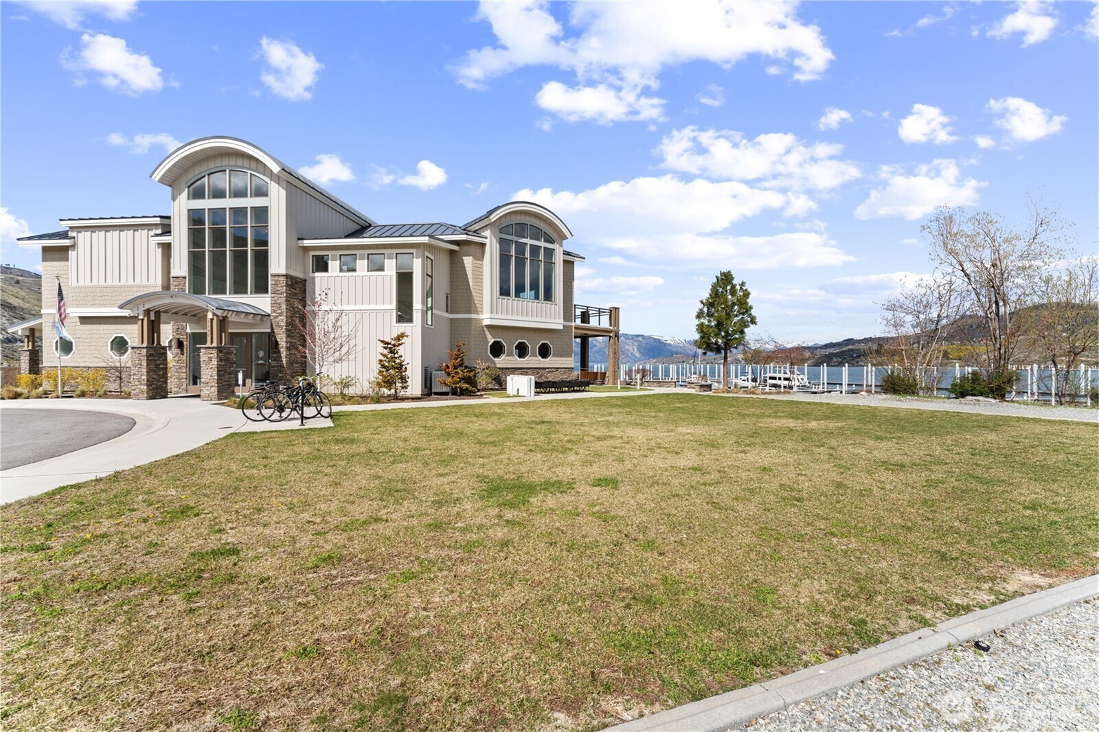 1350 W Woodin Avenue Unit: E8
