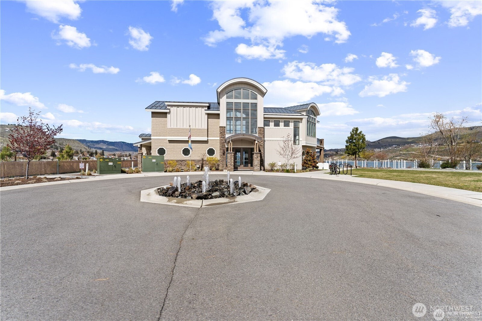 1350 W Woodin Avenue Unit: E8