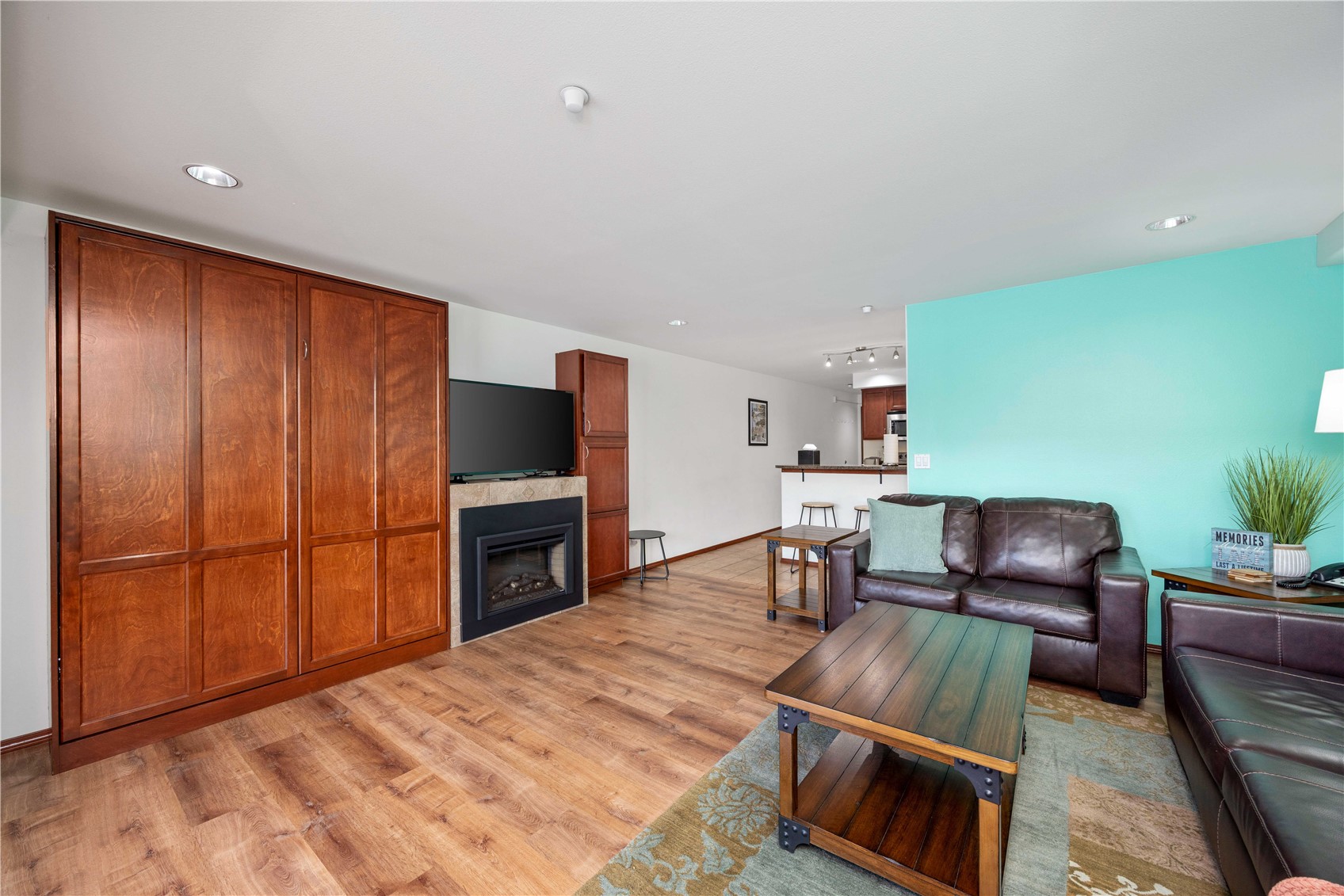 322 W Woodin Avenue Unit: 632
