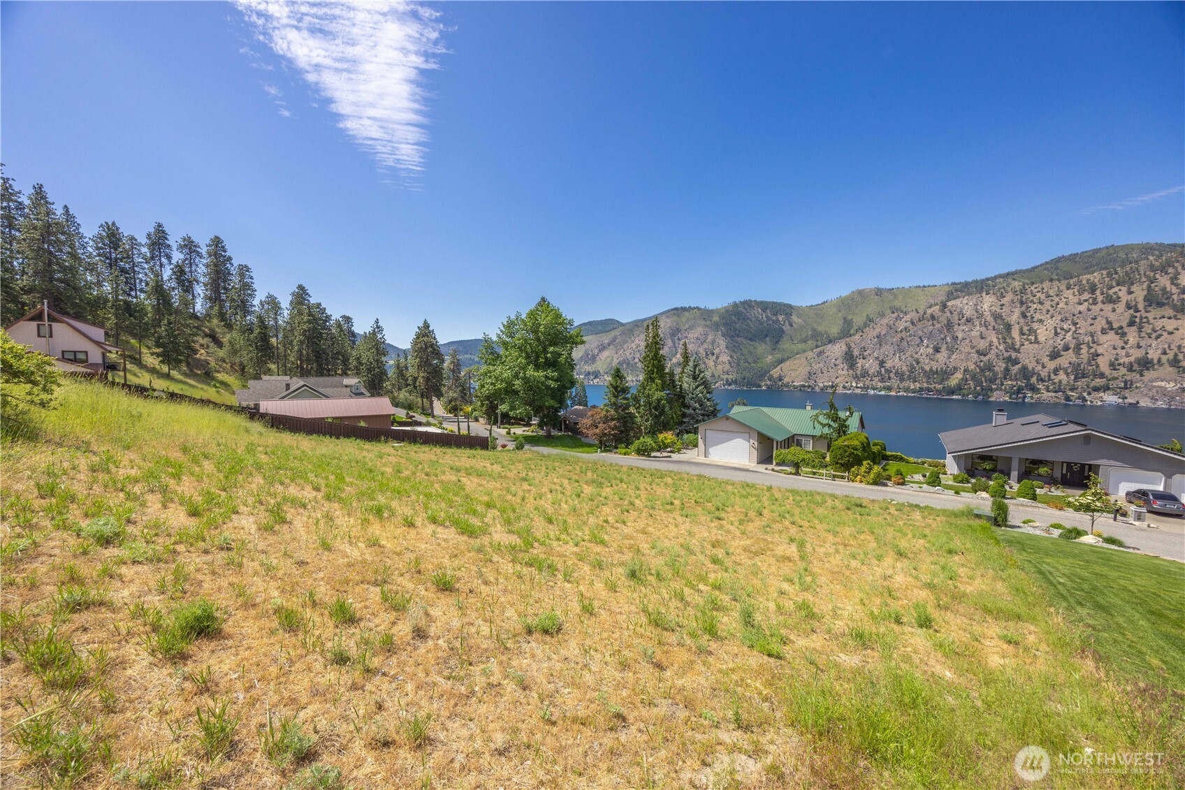 2870 Lakeshore Drive