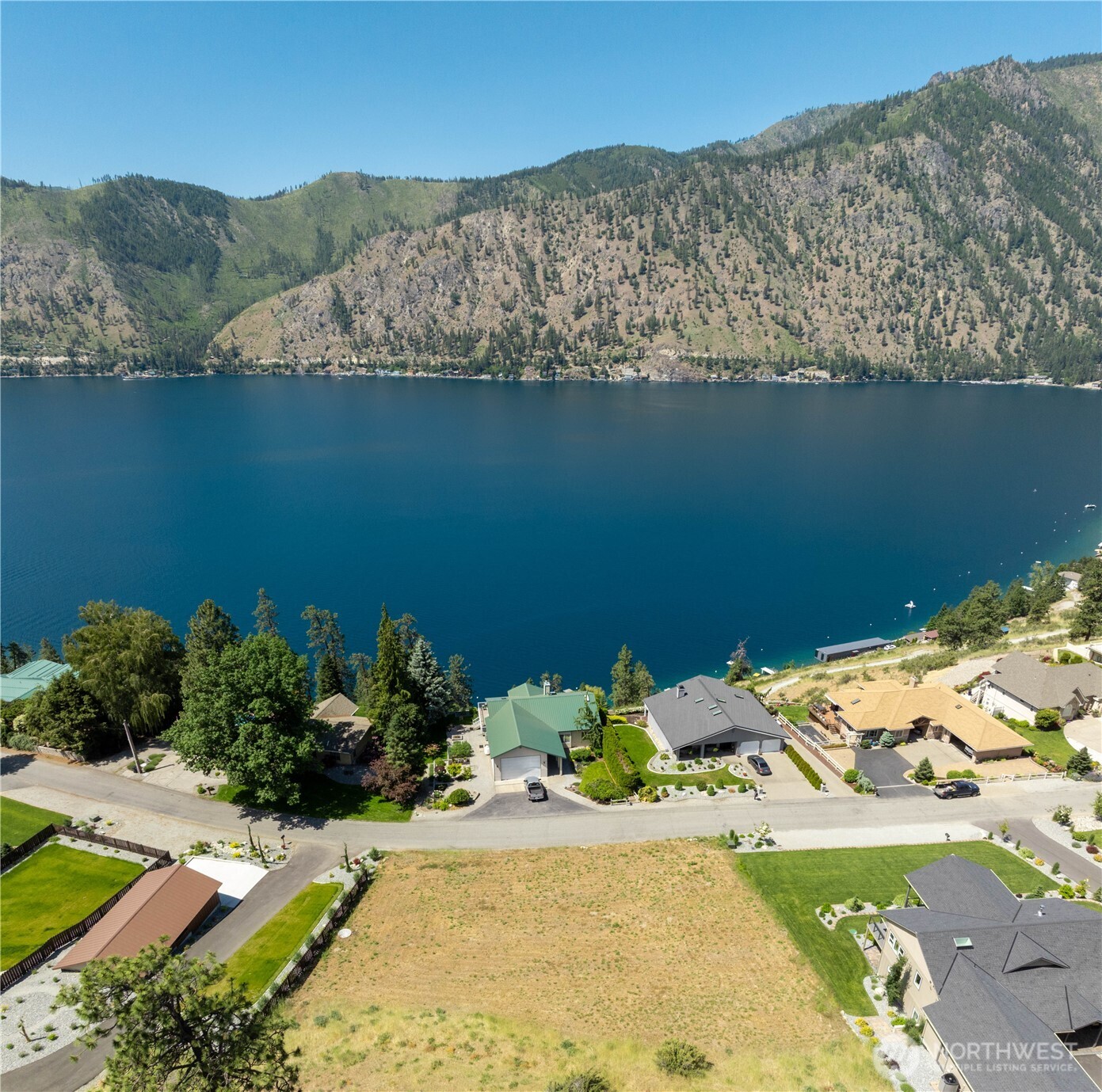 2870 Lakeshore Drive