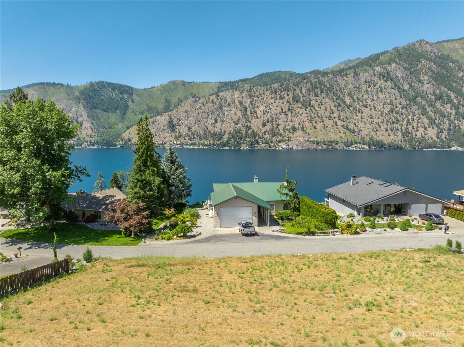 2870 Lakeshore Drive