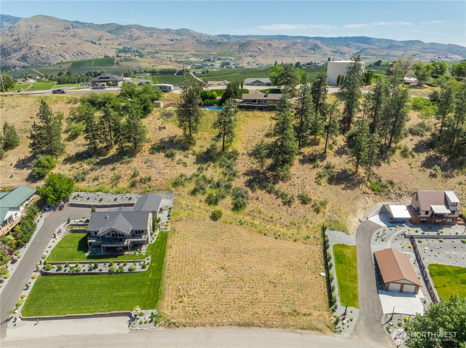 2870 Lakeshore Drive