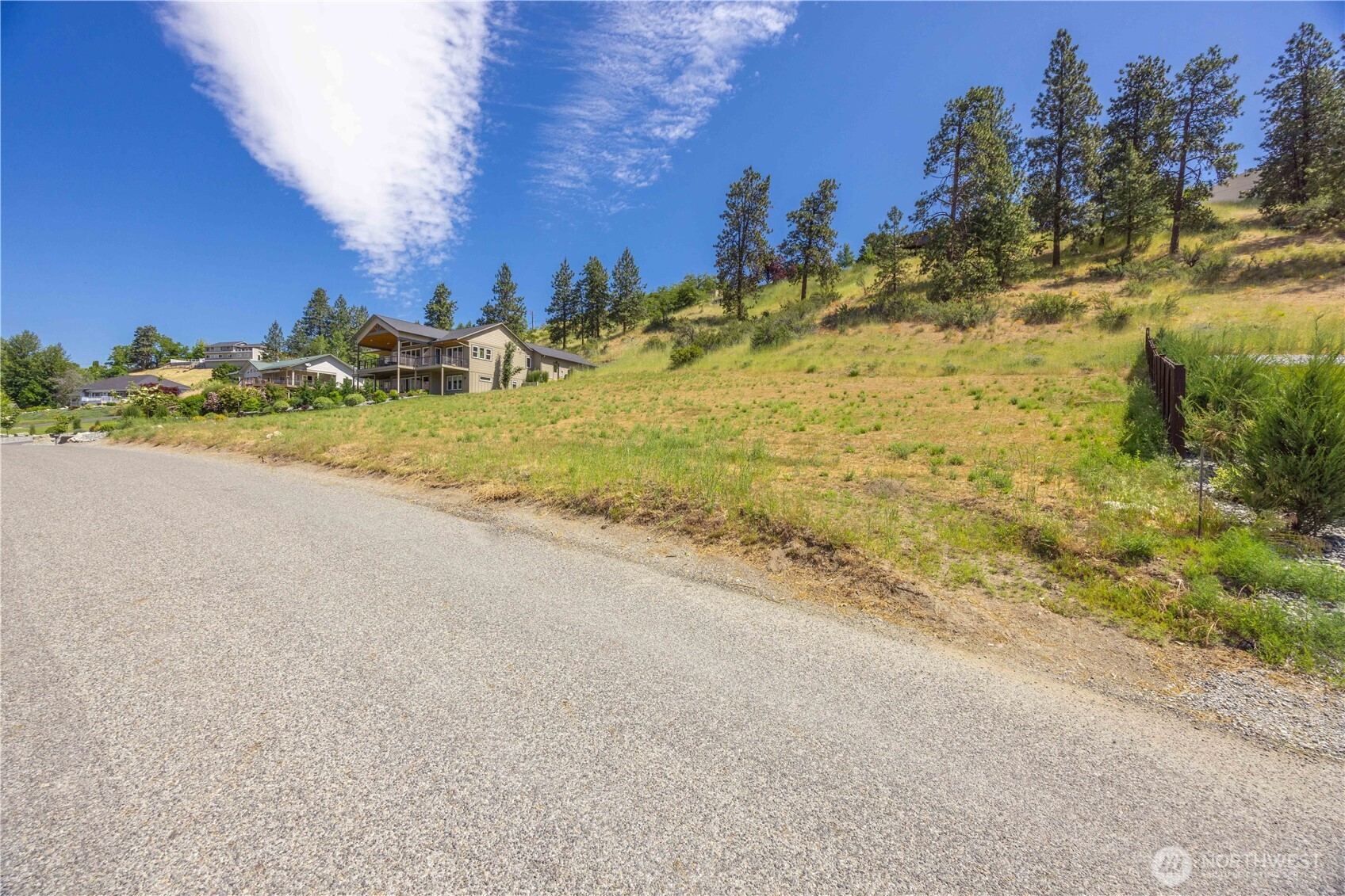 2870 Lakeshore Drive
