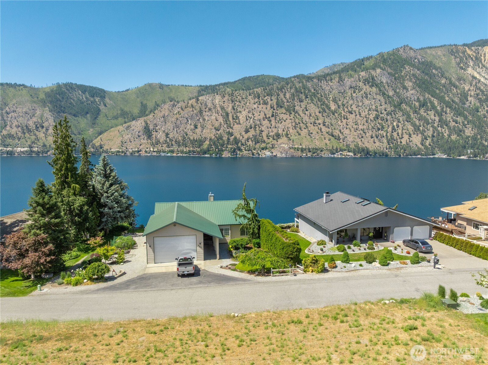 2870 Lakeshore Drive