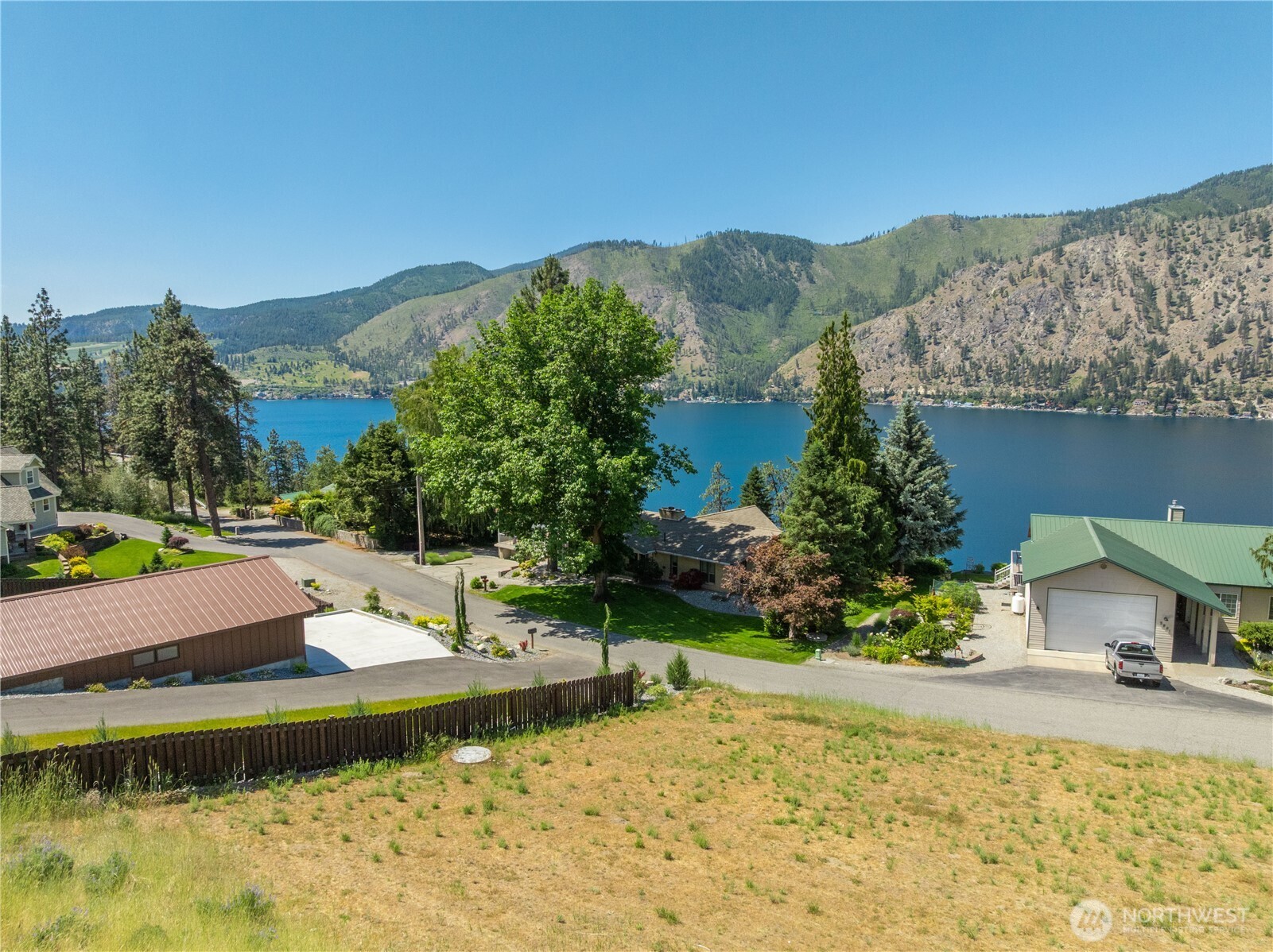 2870 Lakeshore Drive