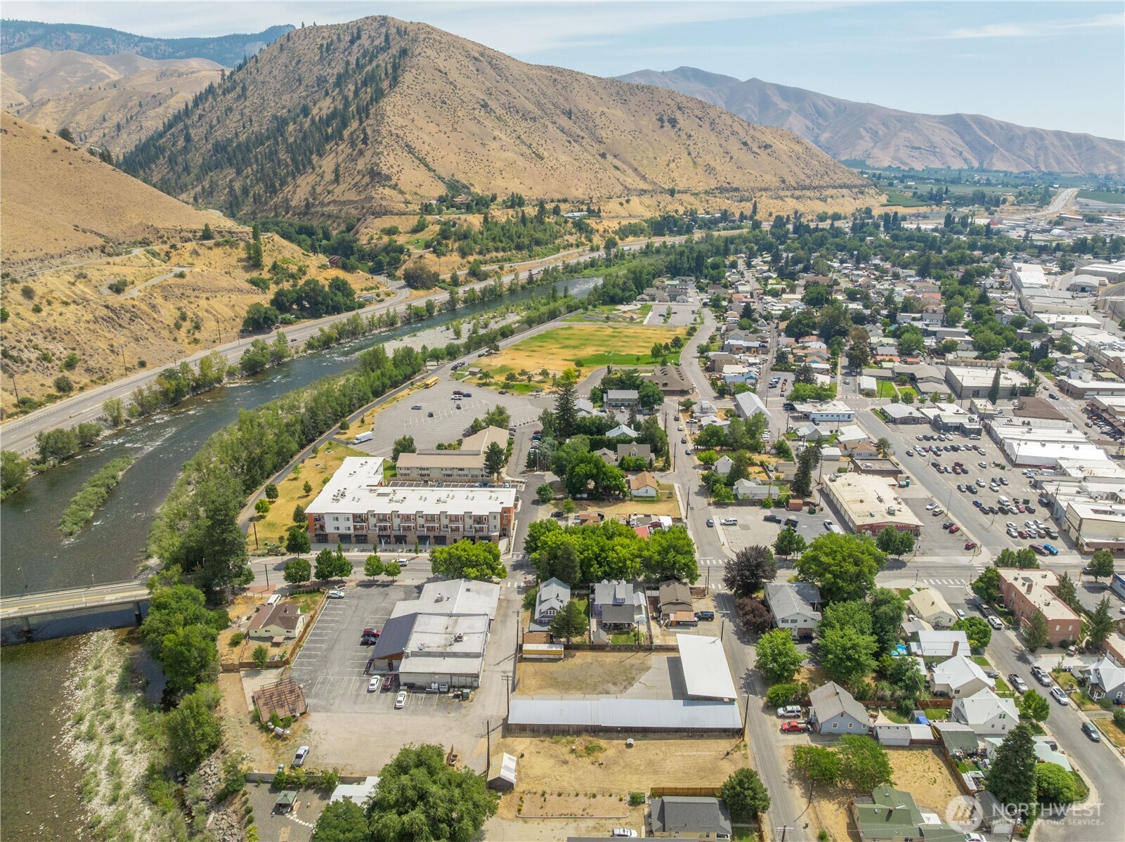 106 & 108 W Pleasant Avenue