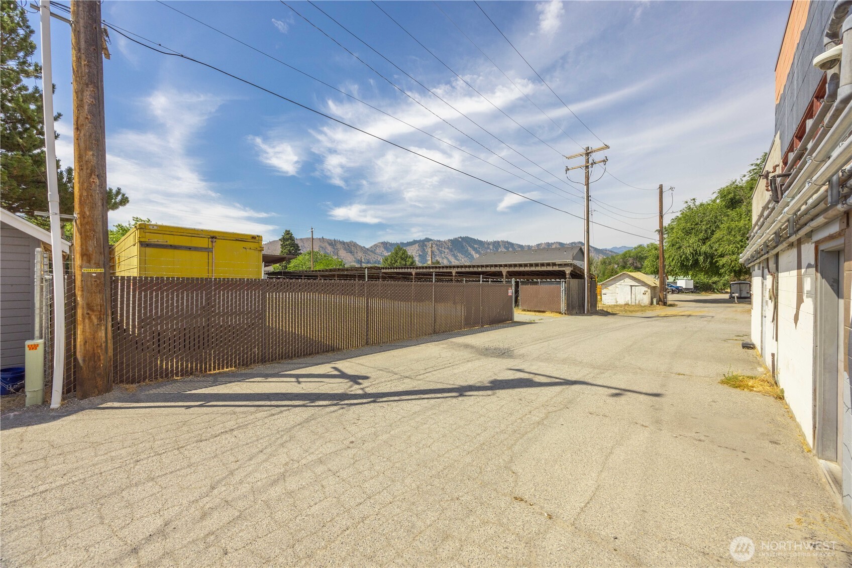 106 & 108 W Pleasant Avenue