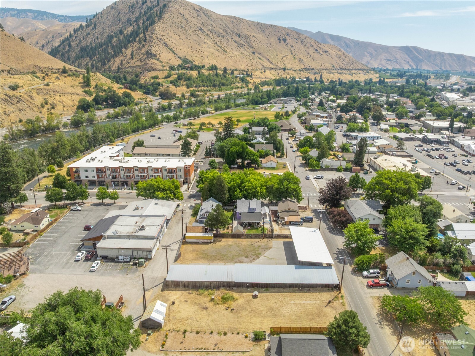 106 & 108 W Pleasant Avenue