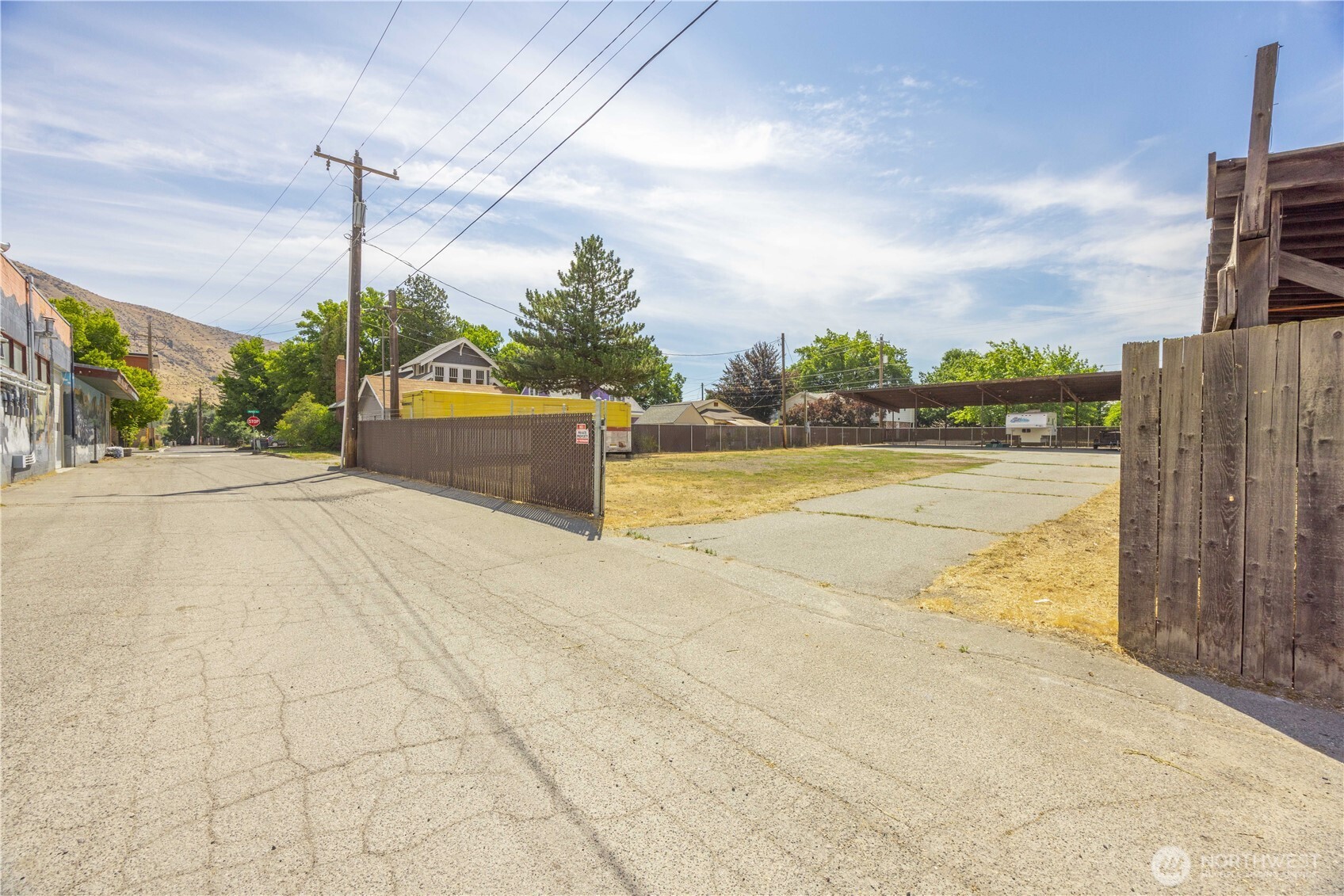 106 & 108 W Pleasant Avenue