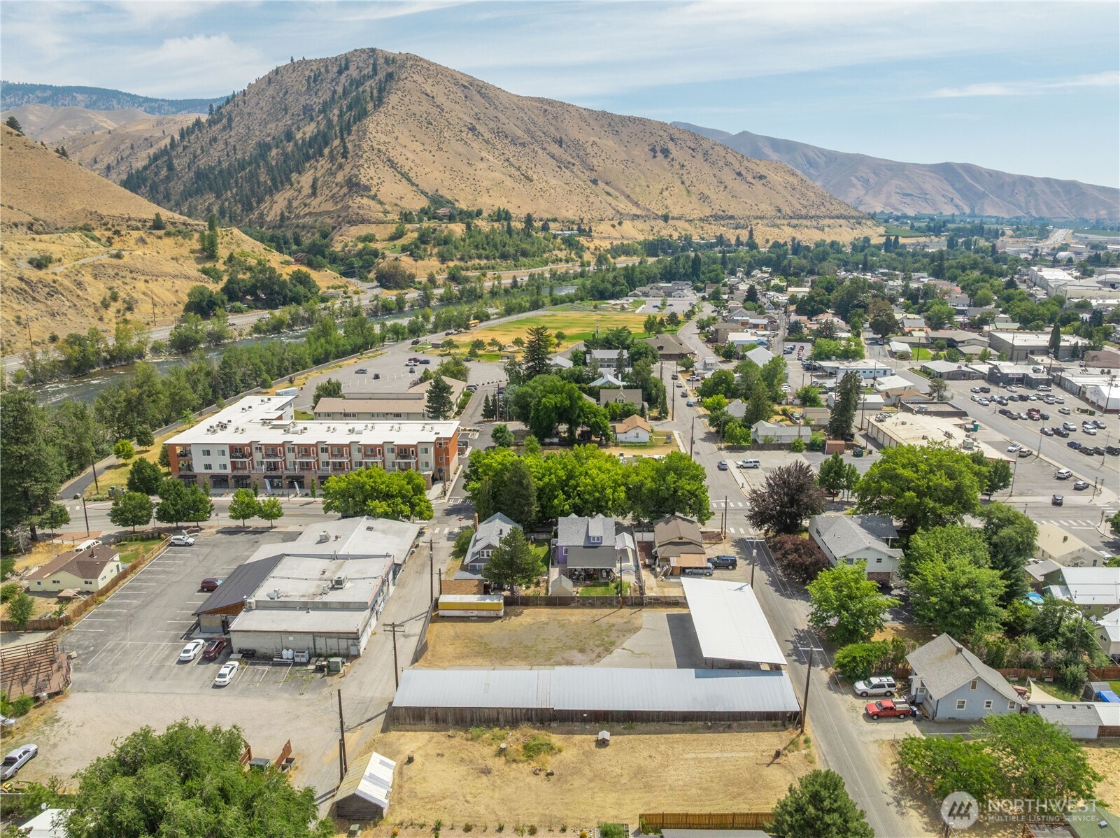 106 & 108 W Pleasant Avenue