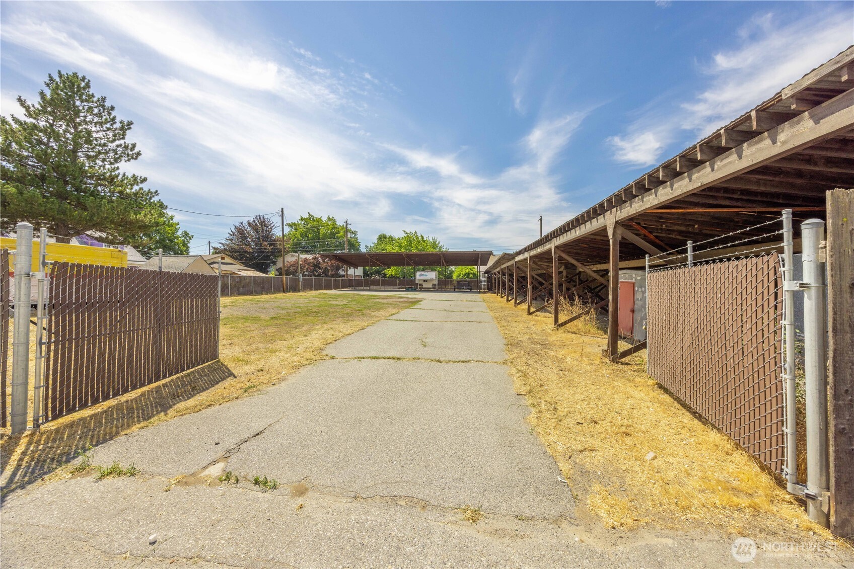 106 & 108 W Pleasant Avenue