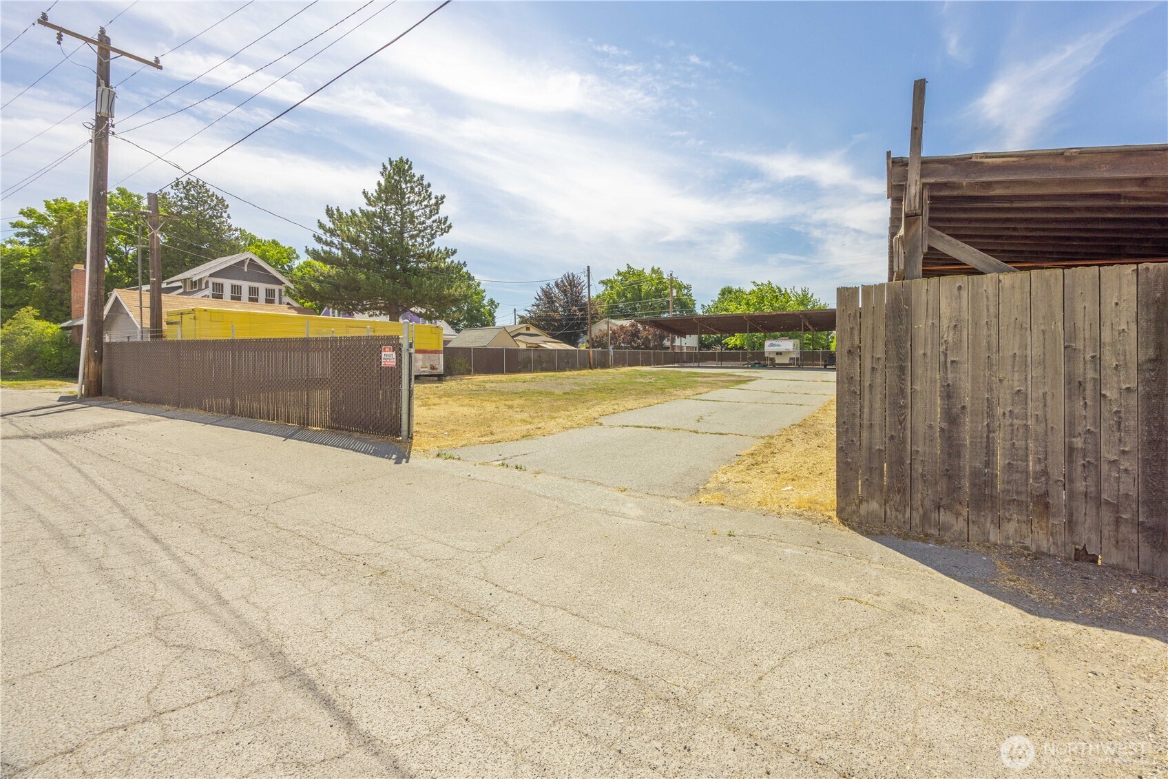 106 & 108 W Pleasant Avenue