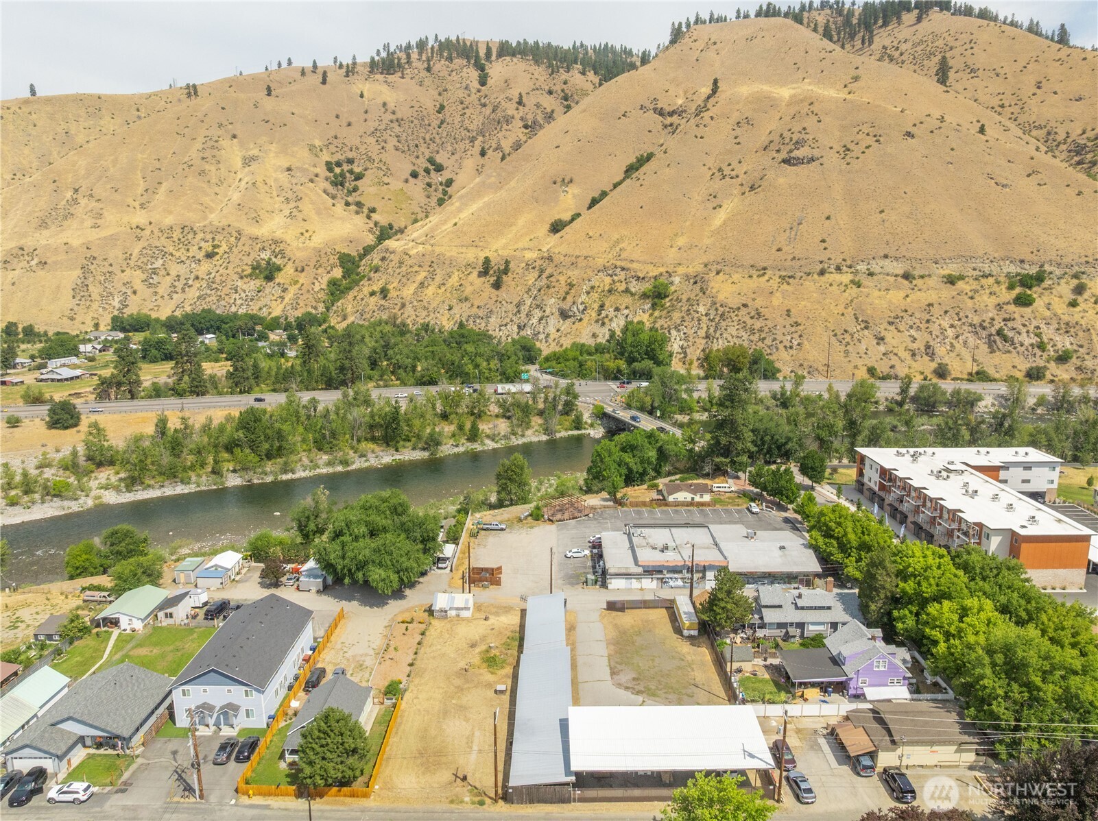 106 & 108 W Pleasant Avenue