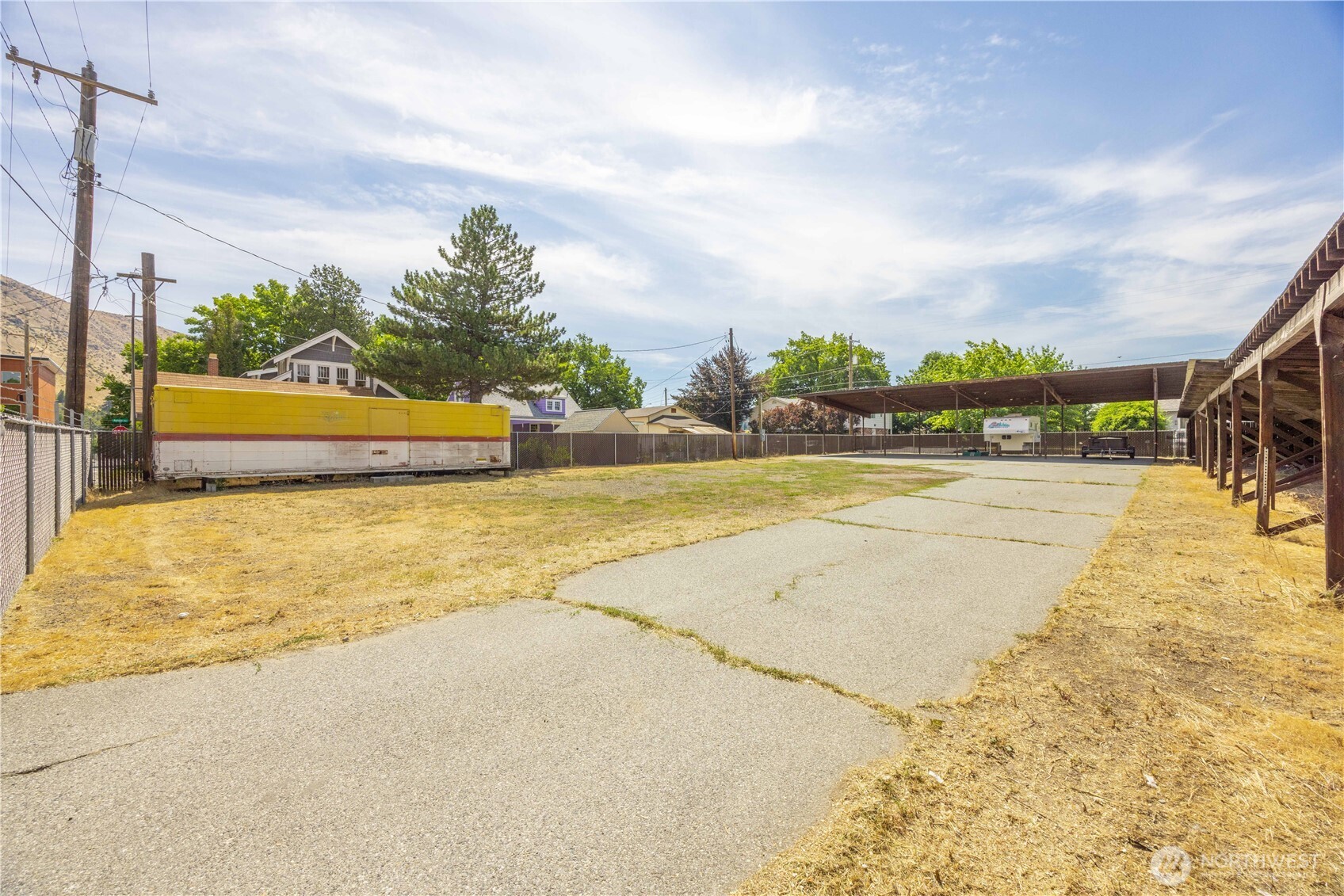 106 & 108 W Pleasant Avenue