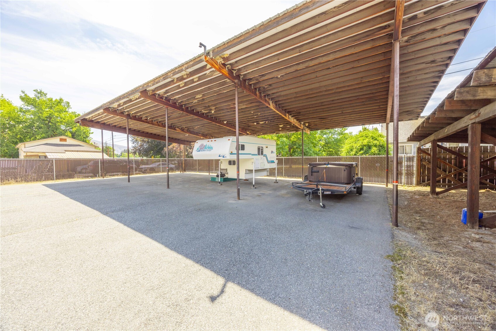 106 & 108 W Pleasant Avenue