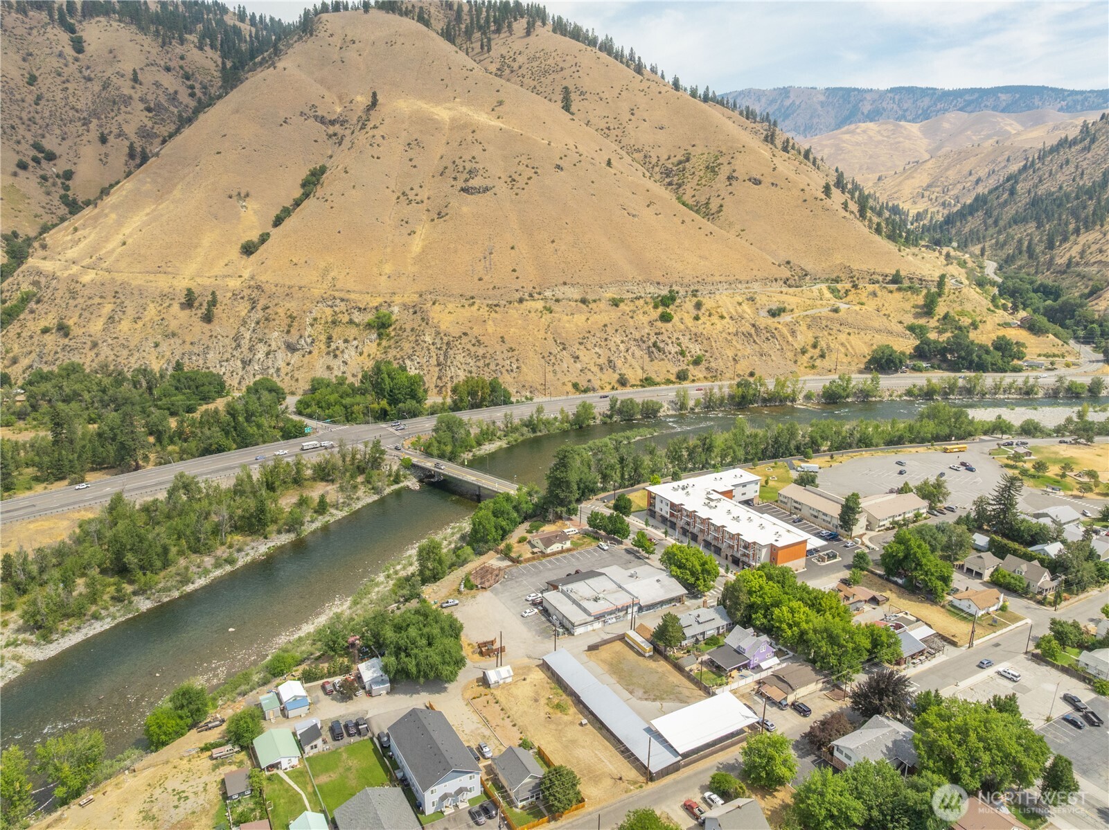 106 & 108 W Pleasant Avenue