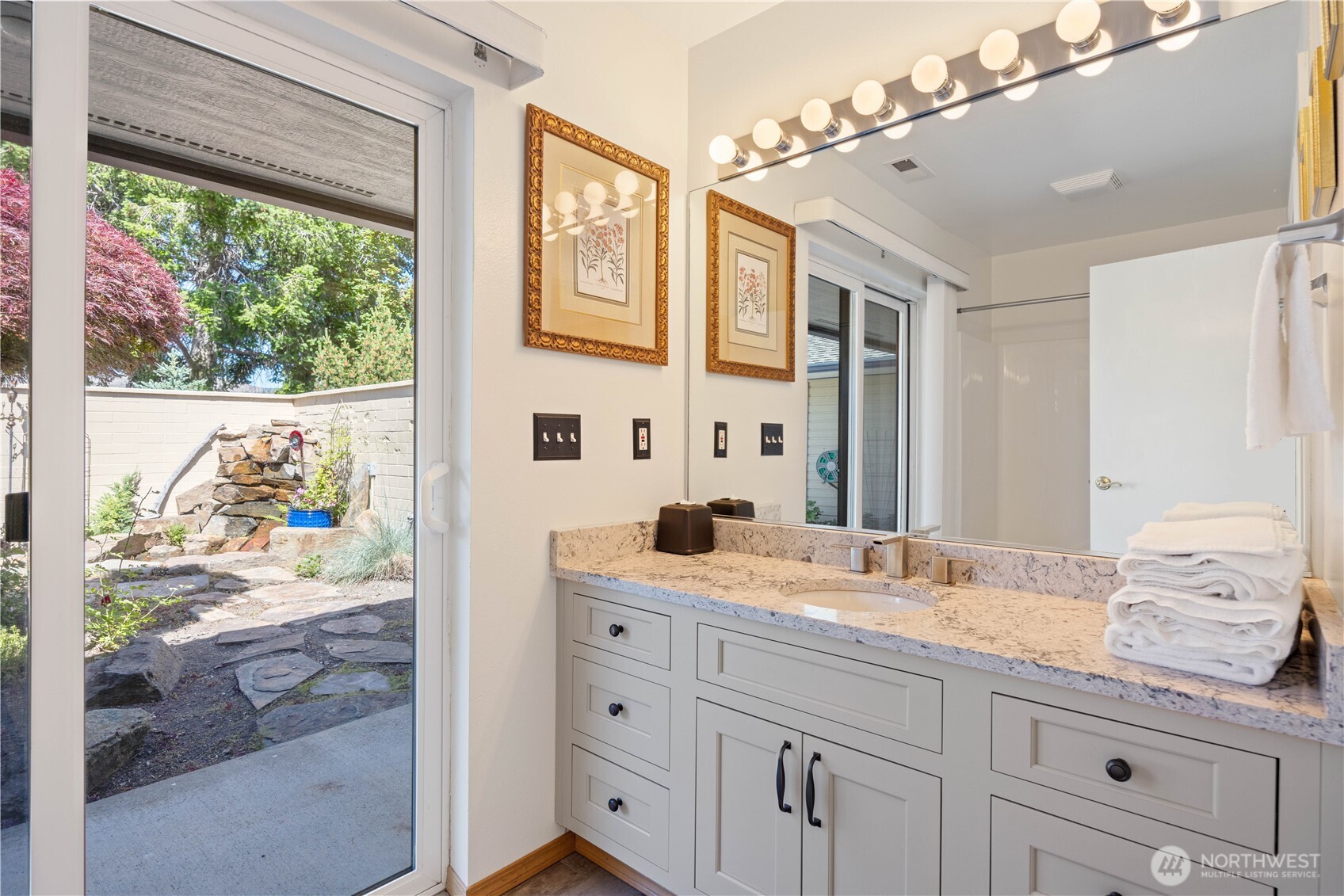 515 Halmalka Highlands Court Unit: B