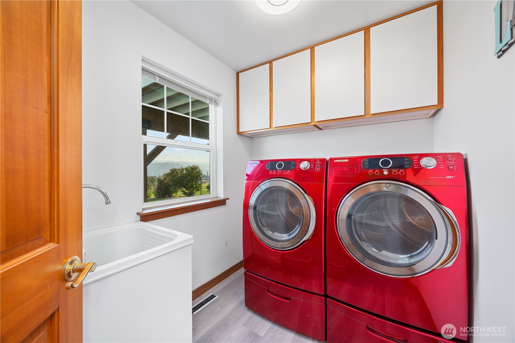 1190 Summit Boulevard