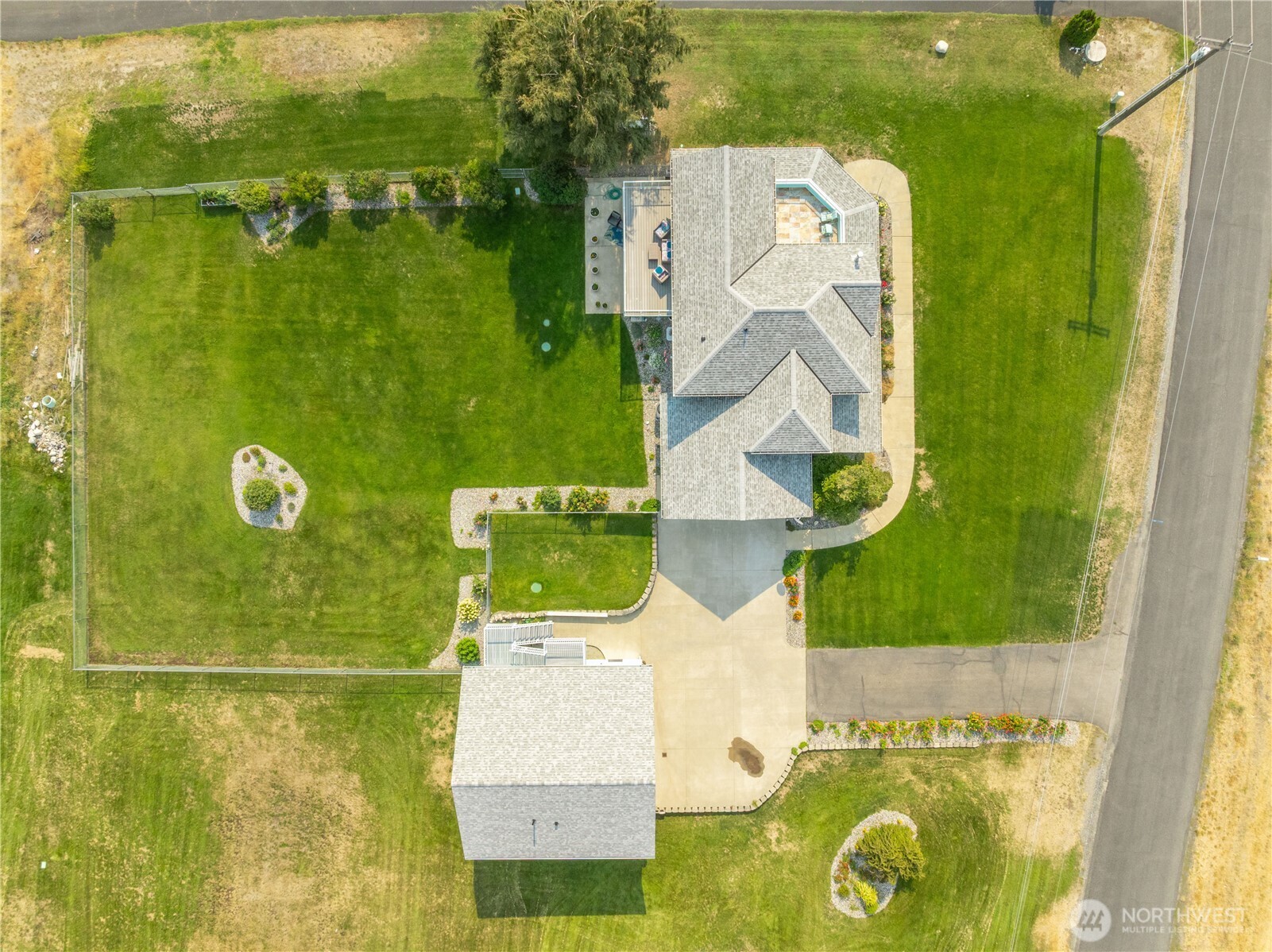 1190 Summit Boulevard