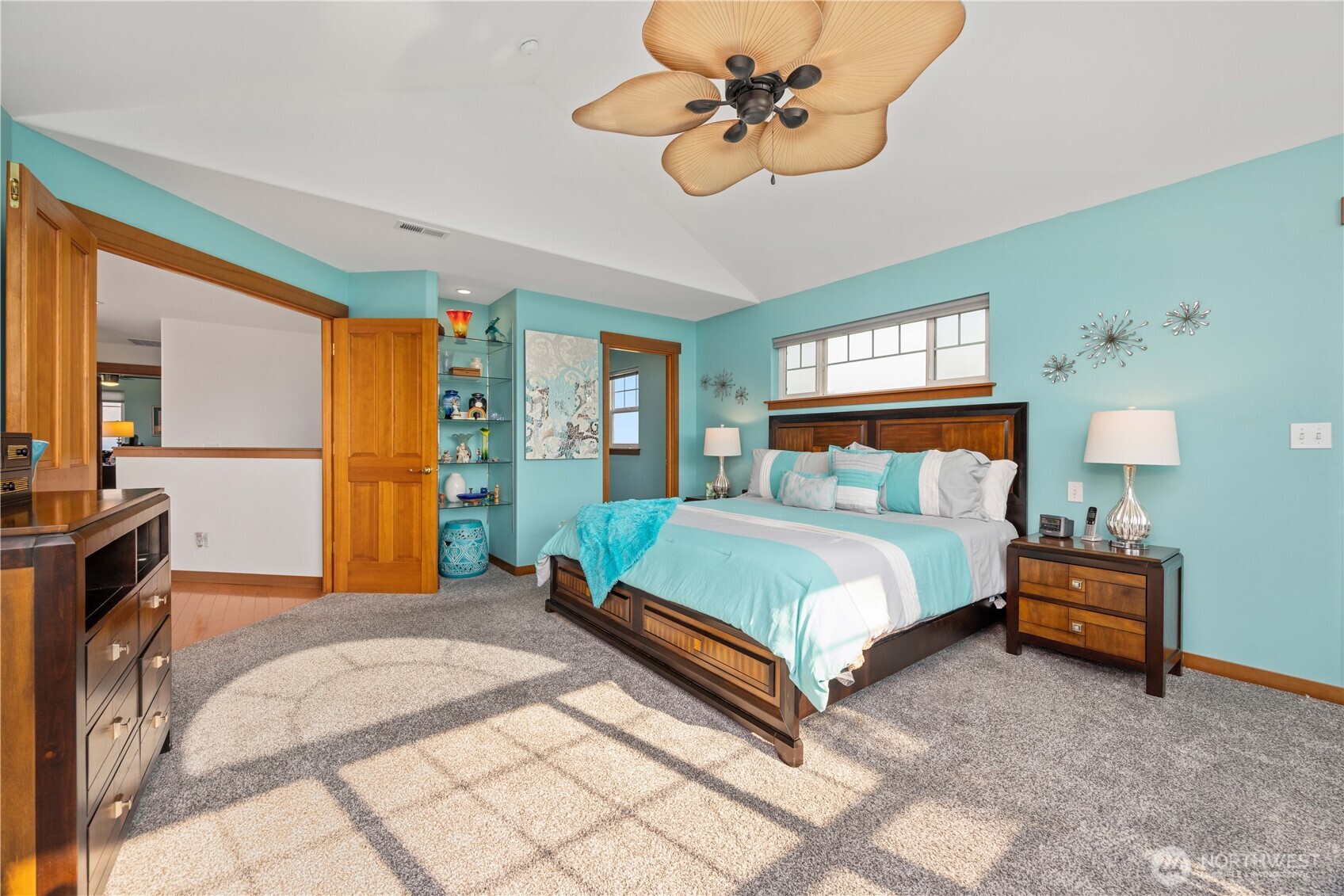 1190 Summit Boulevard