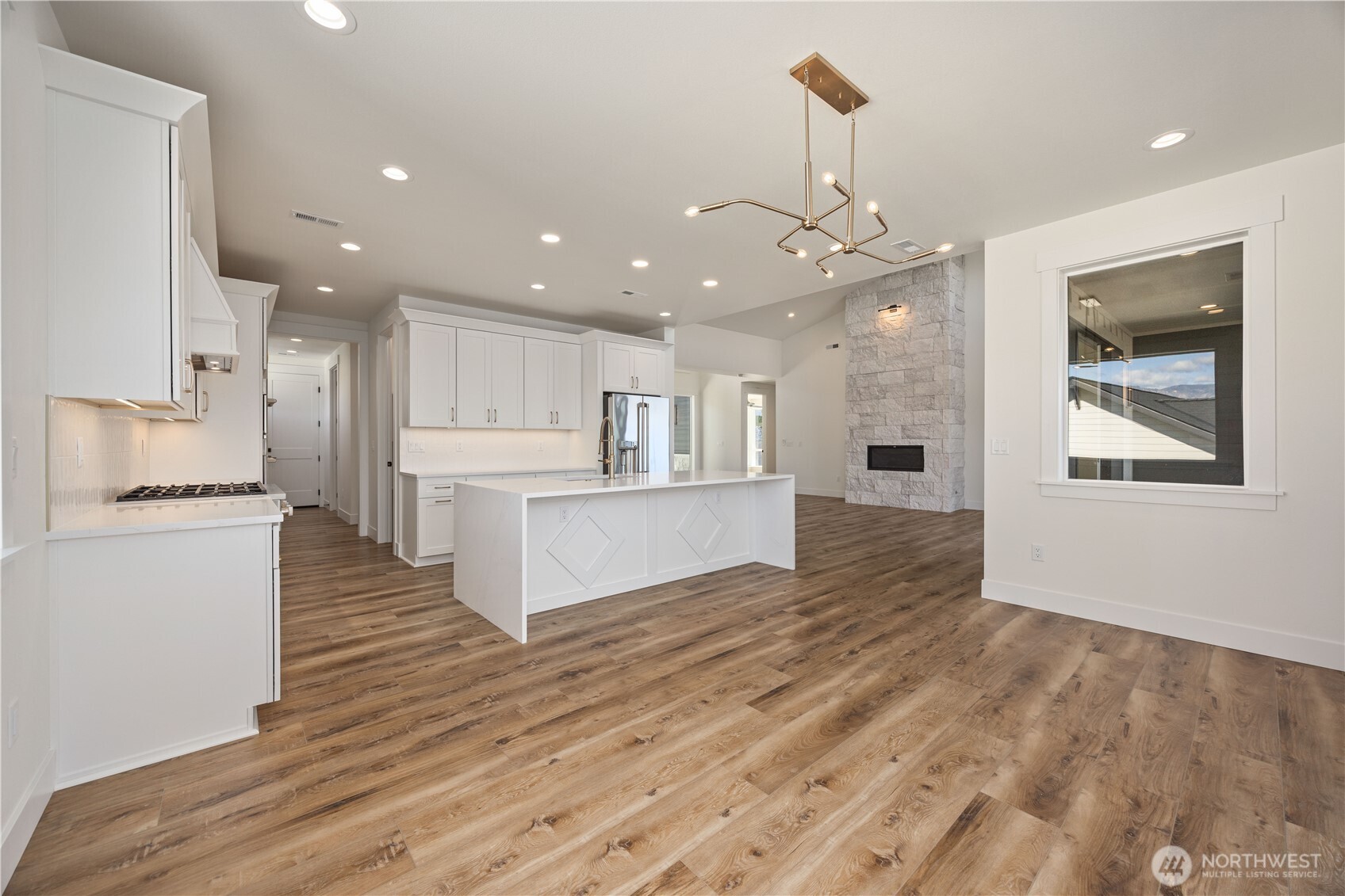 154 Apple Avenue