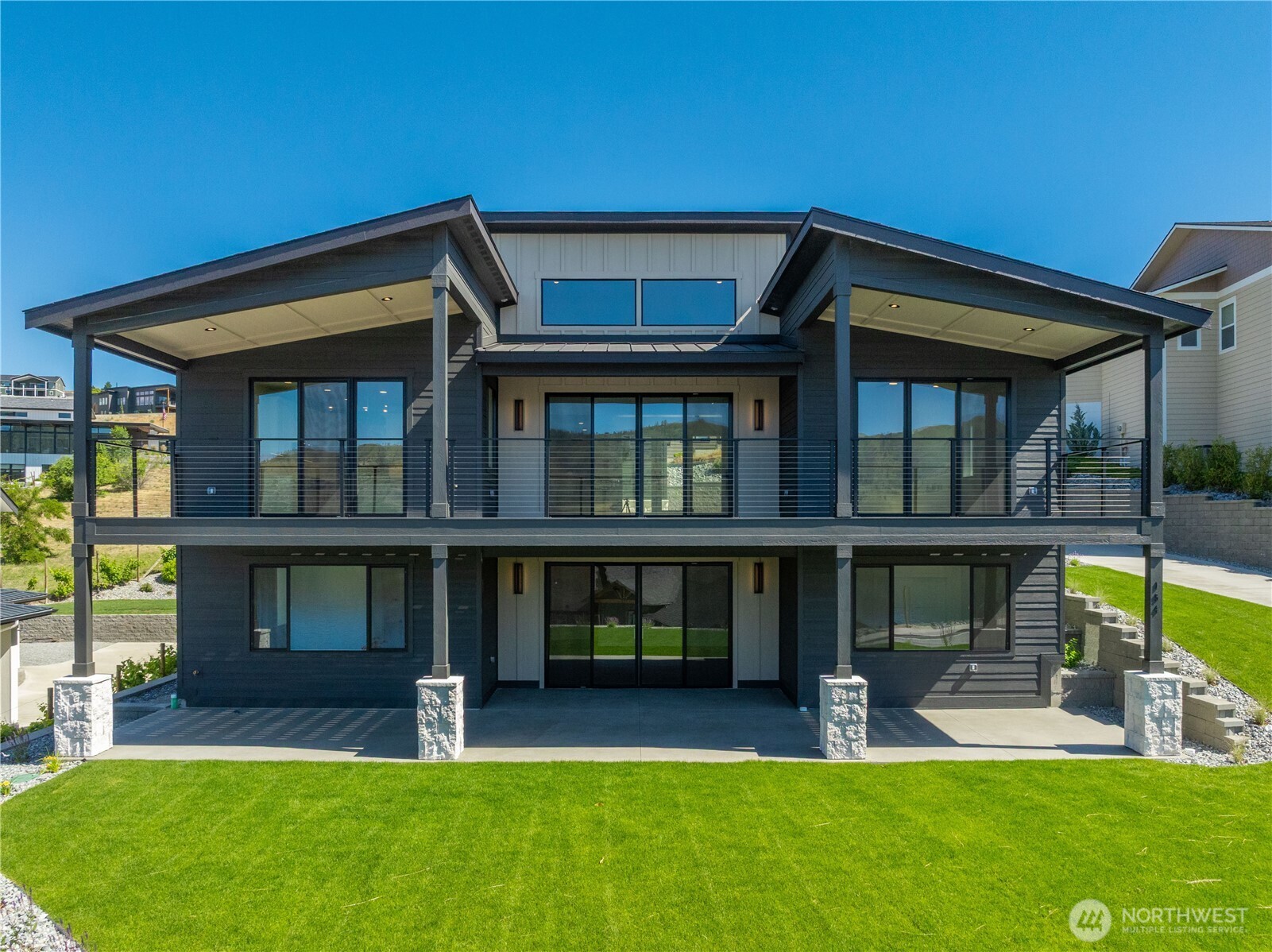 154 Apple Avenue