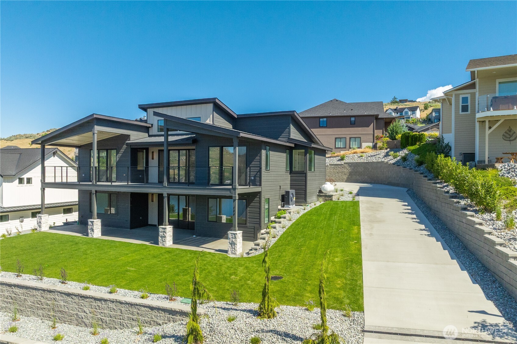 154 Apple Avenue