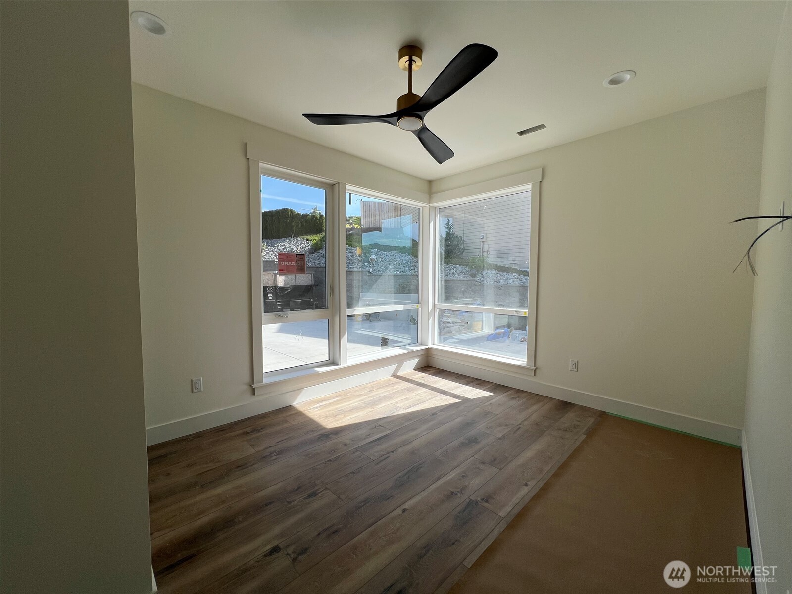 154 Apple Avenue