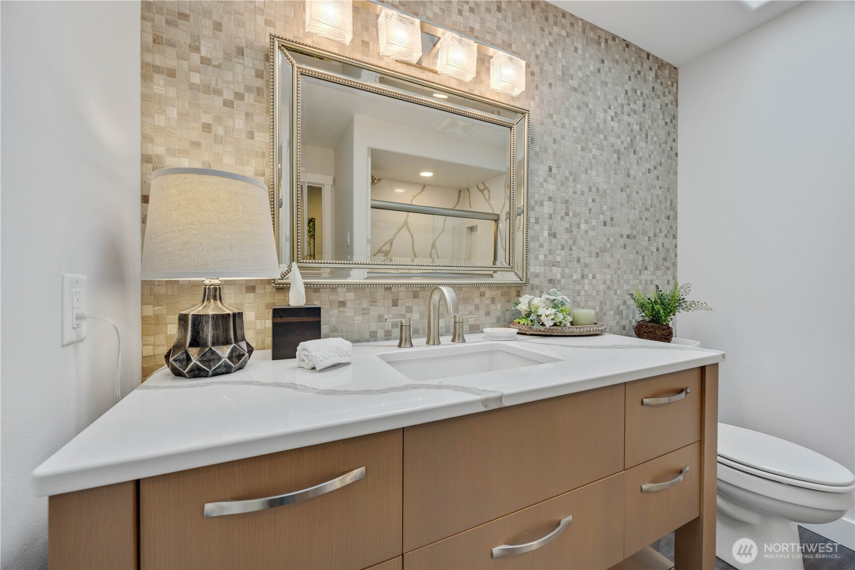 2885 Lakeshore Drive