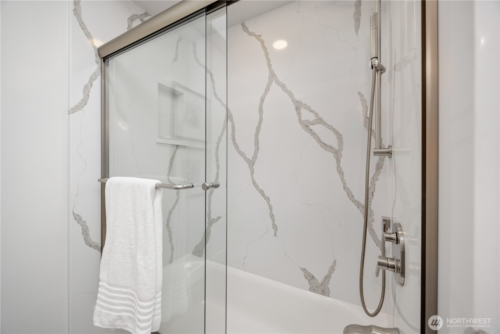 2885 Lakeshore Drive