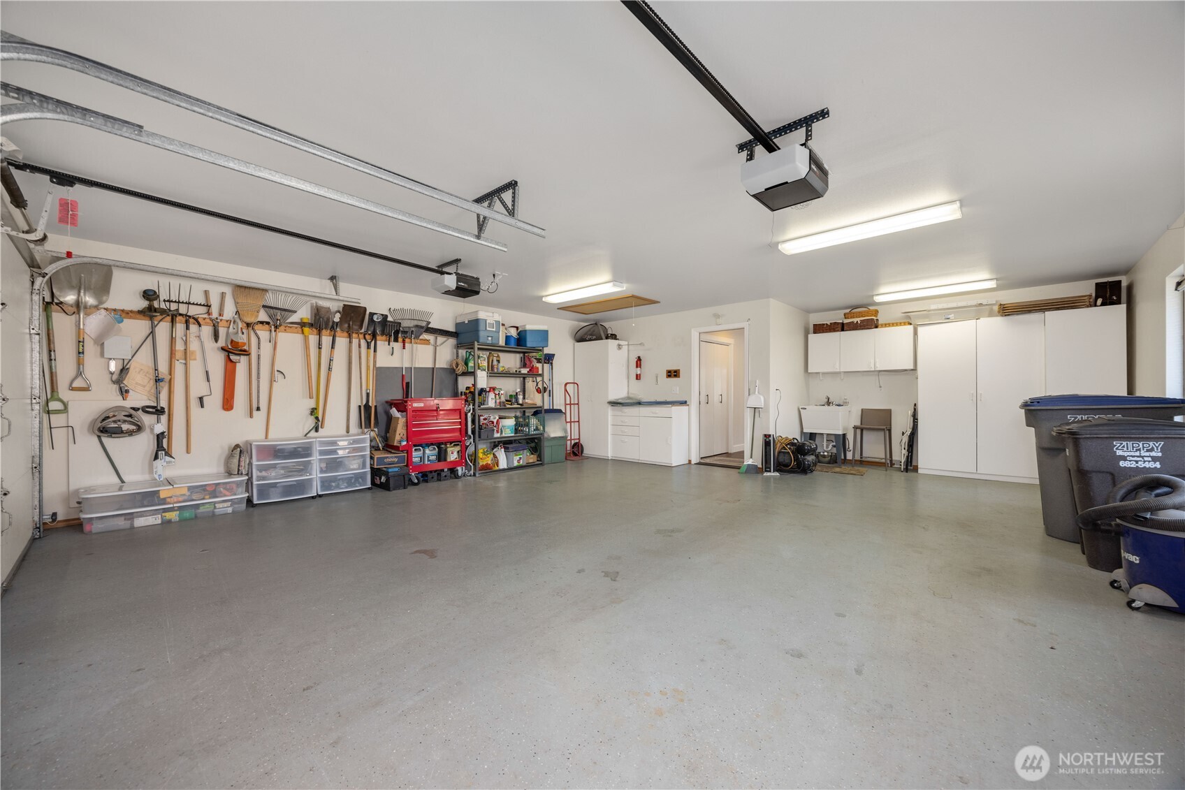 2885 Lakeshore Drive