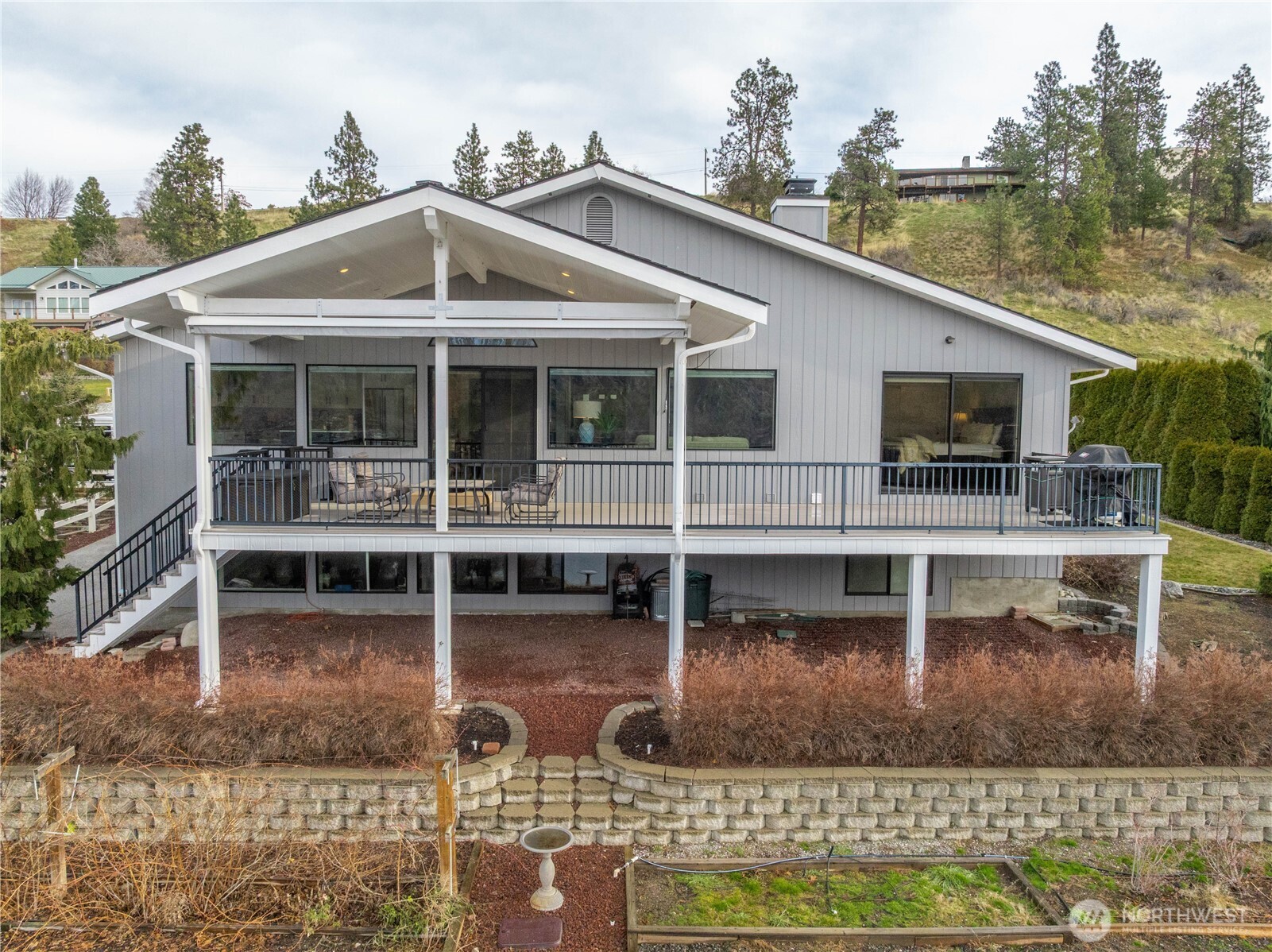 2885 Lakeshore Drive