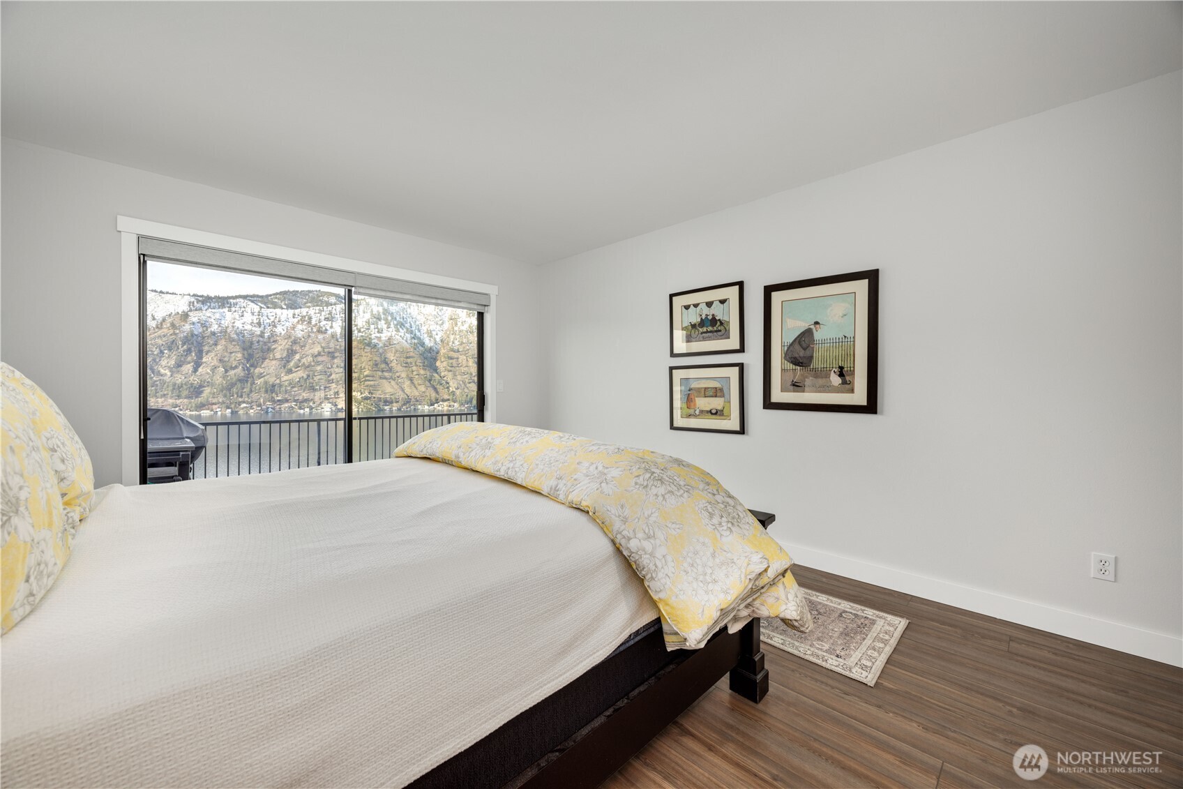 2885 Lakeshore Drive