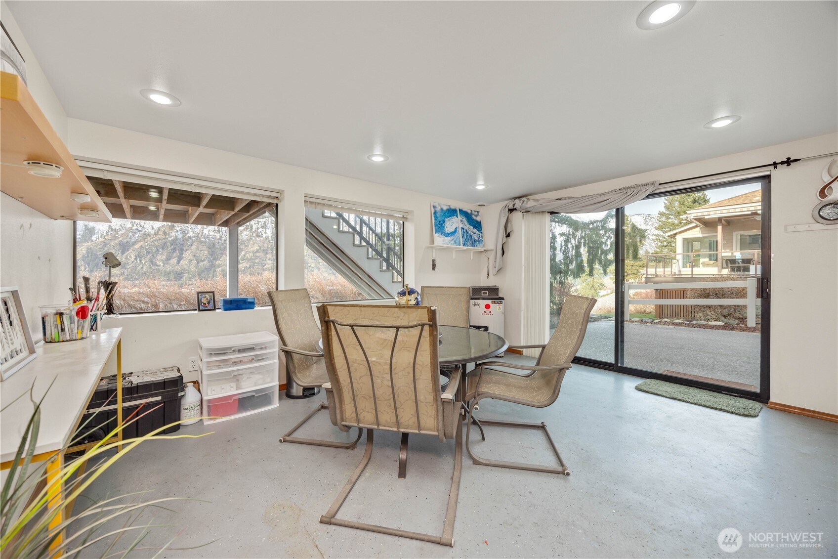 2885 Lakeshore Drive