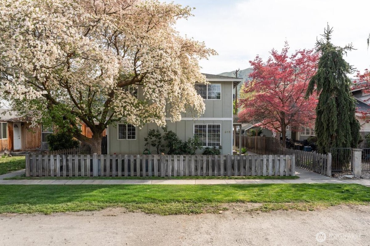 316 E Wapato Avenue Unit: 1