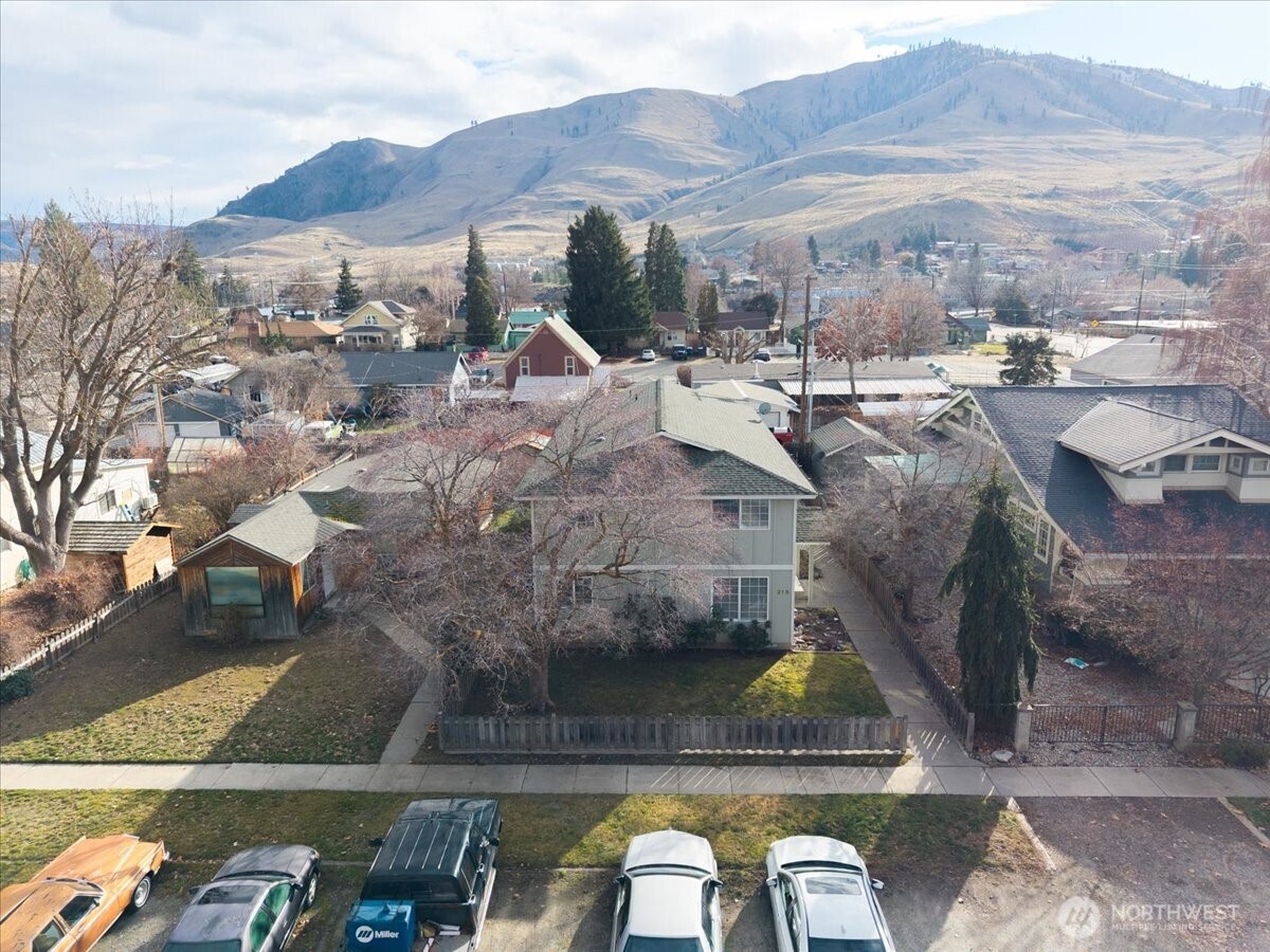 316 E Wapato Avenue Unit: 1