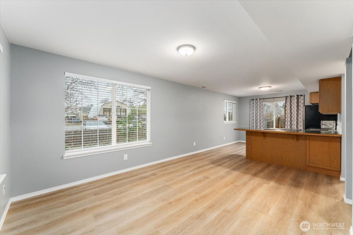 316 E Wapato Avenue Unit: 1