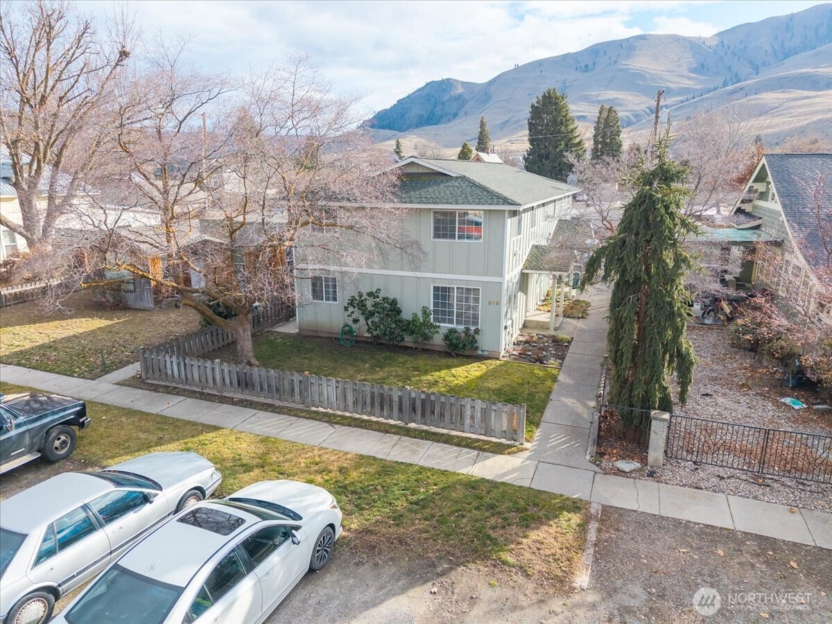 316 E Wapato Avenue Unit: 1