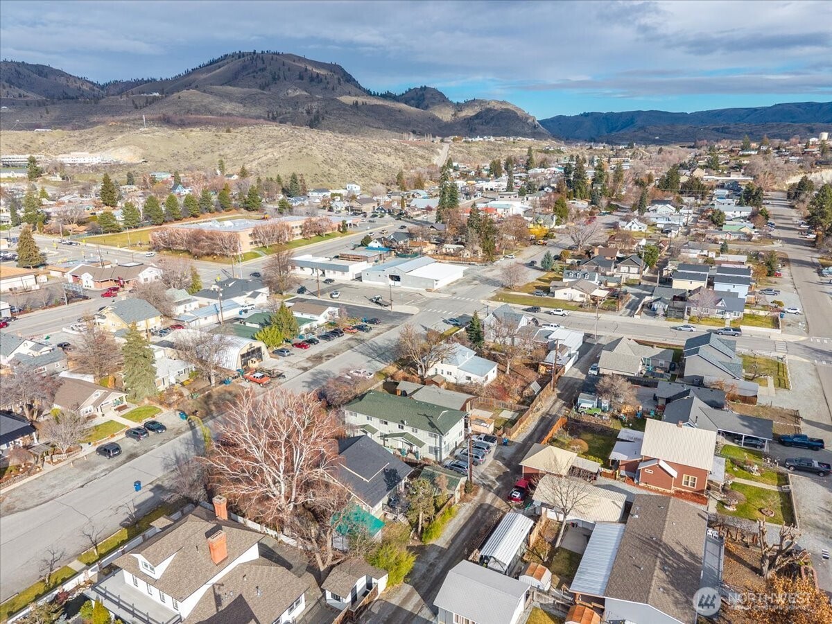 316 E Wapato Avenue Unit: 1