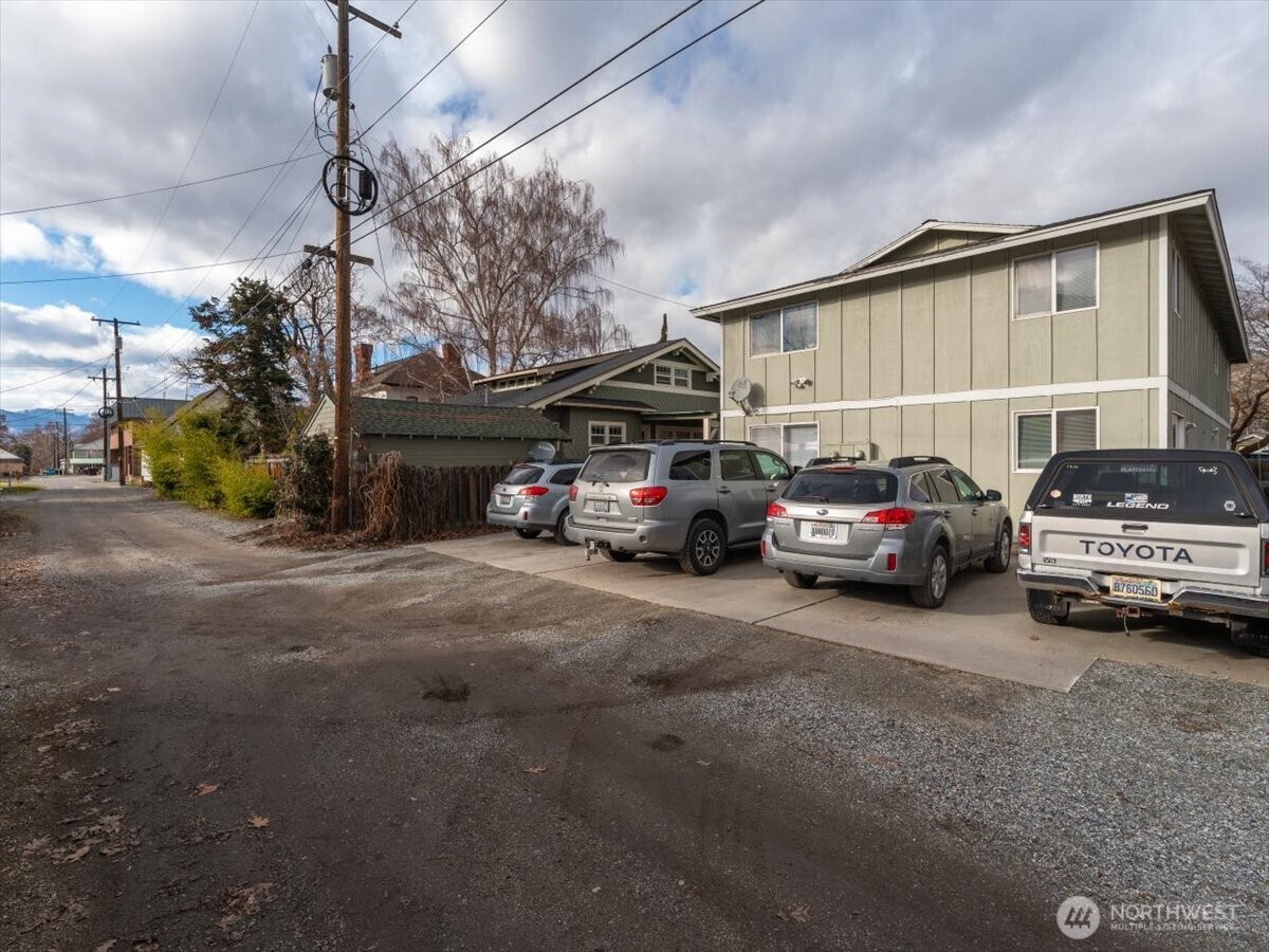 316 E Wapato Avenue Unit: 1