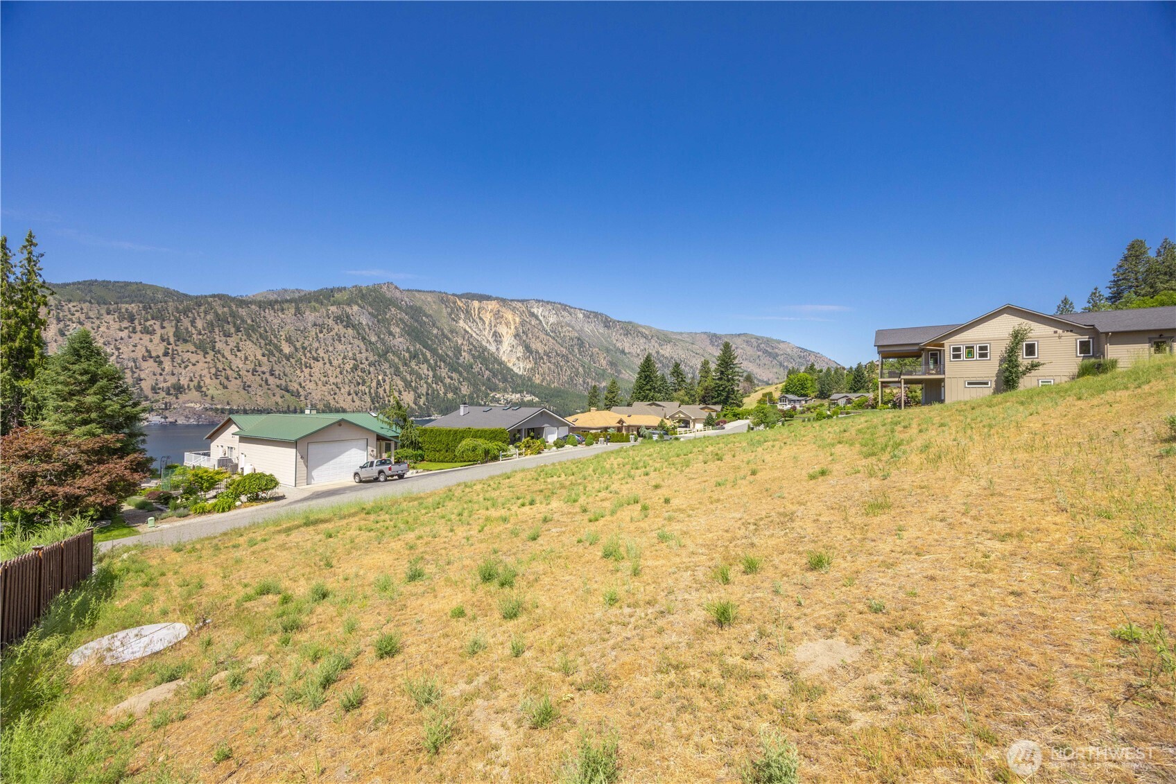 2870 Lakeshore Drive