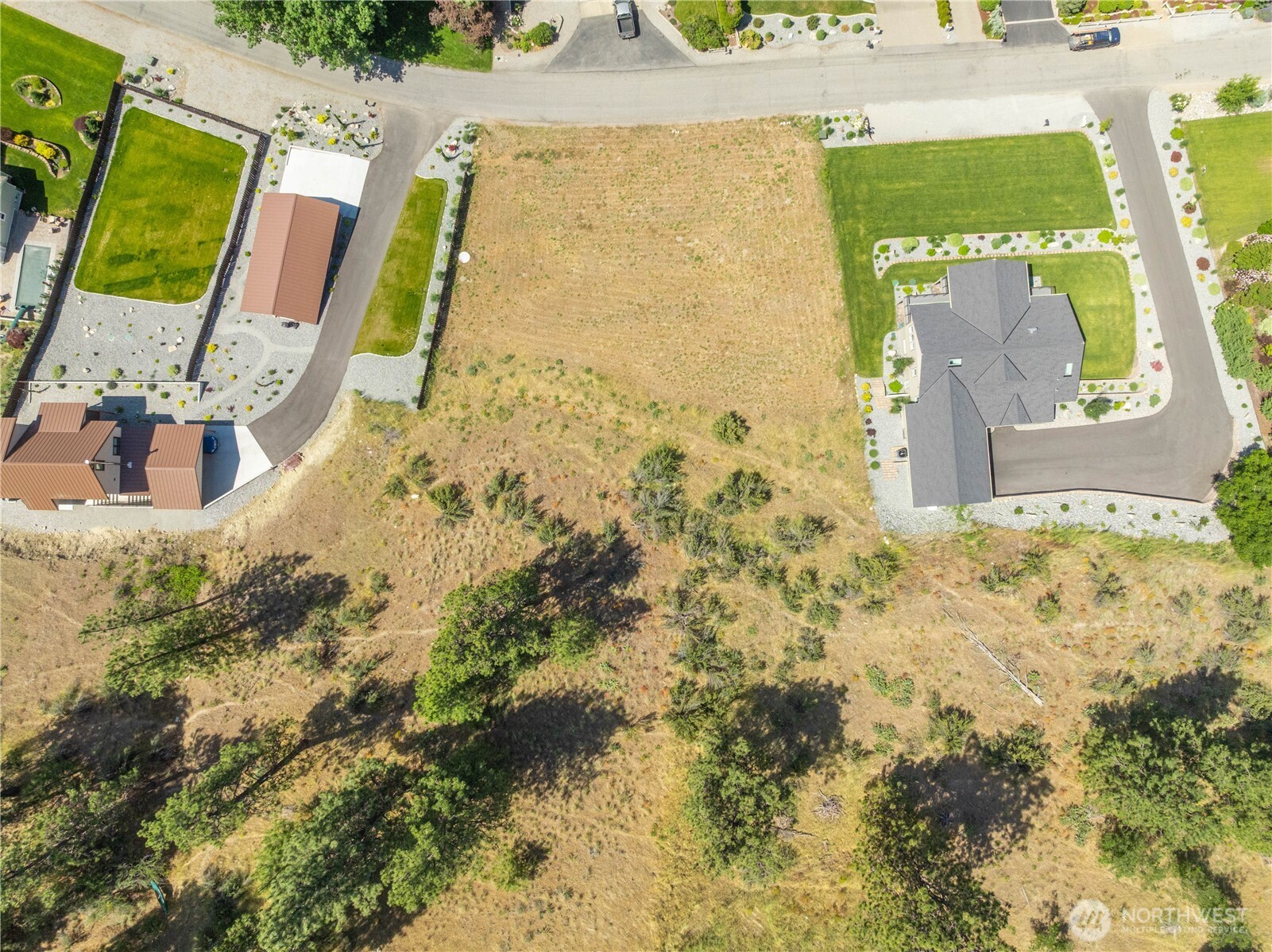 2870 Lakeshore Drive