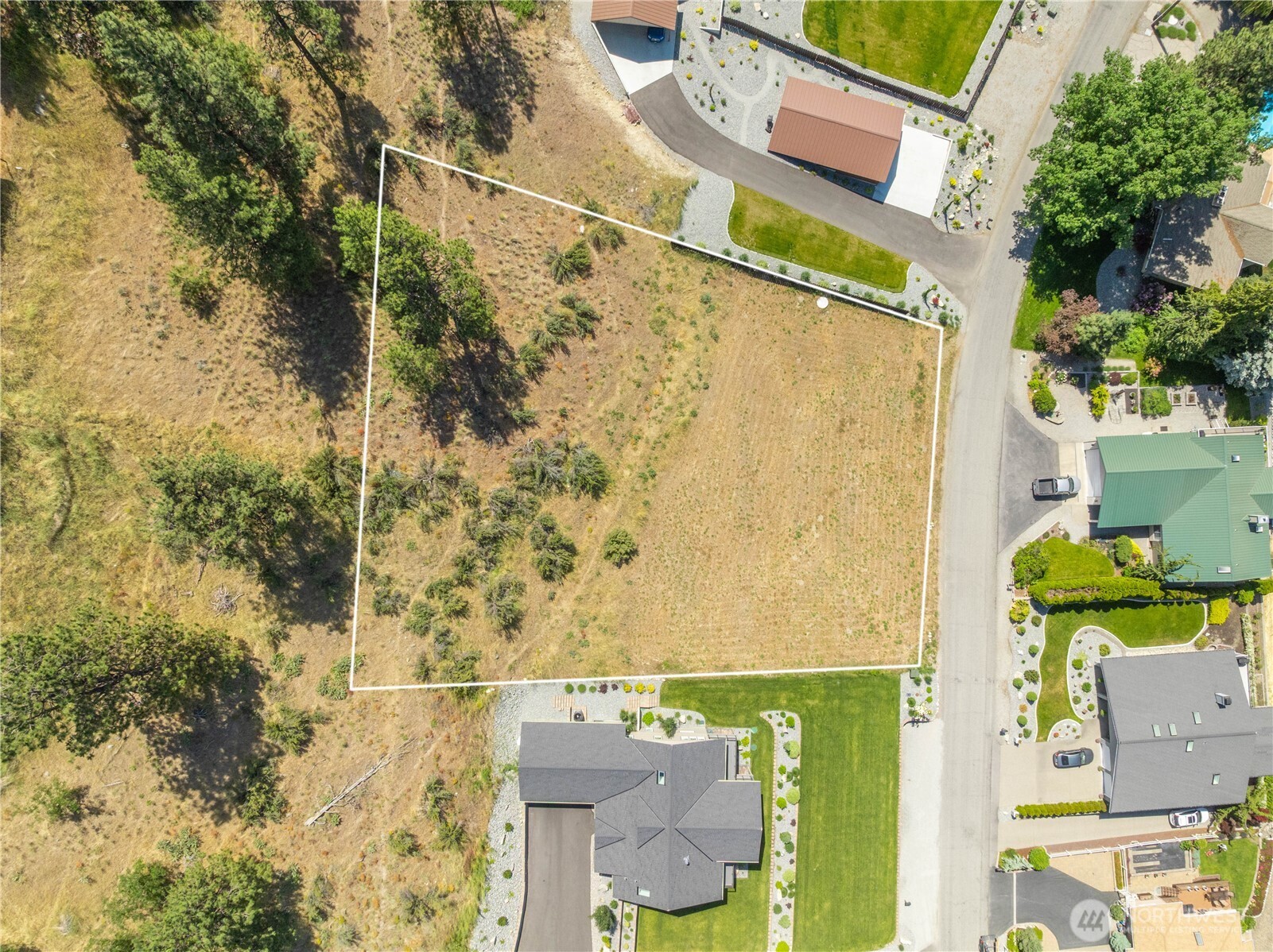 2870 Lakeshore Drive