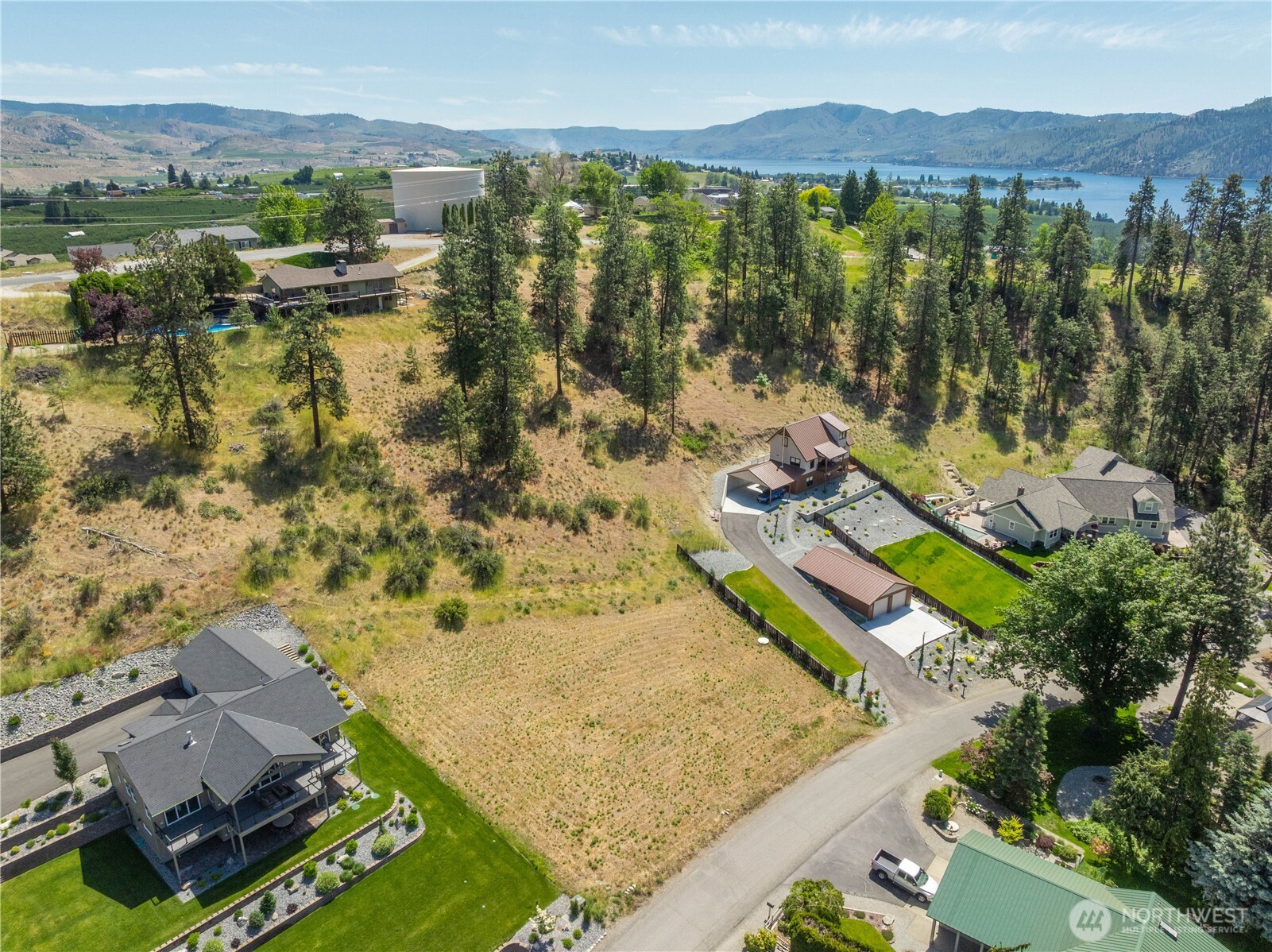 2870 Lakeshore Drive